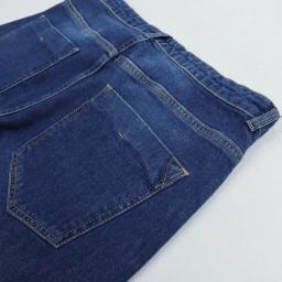 Women jeans in a distinctive color  Thumbnail 4