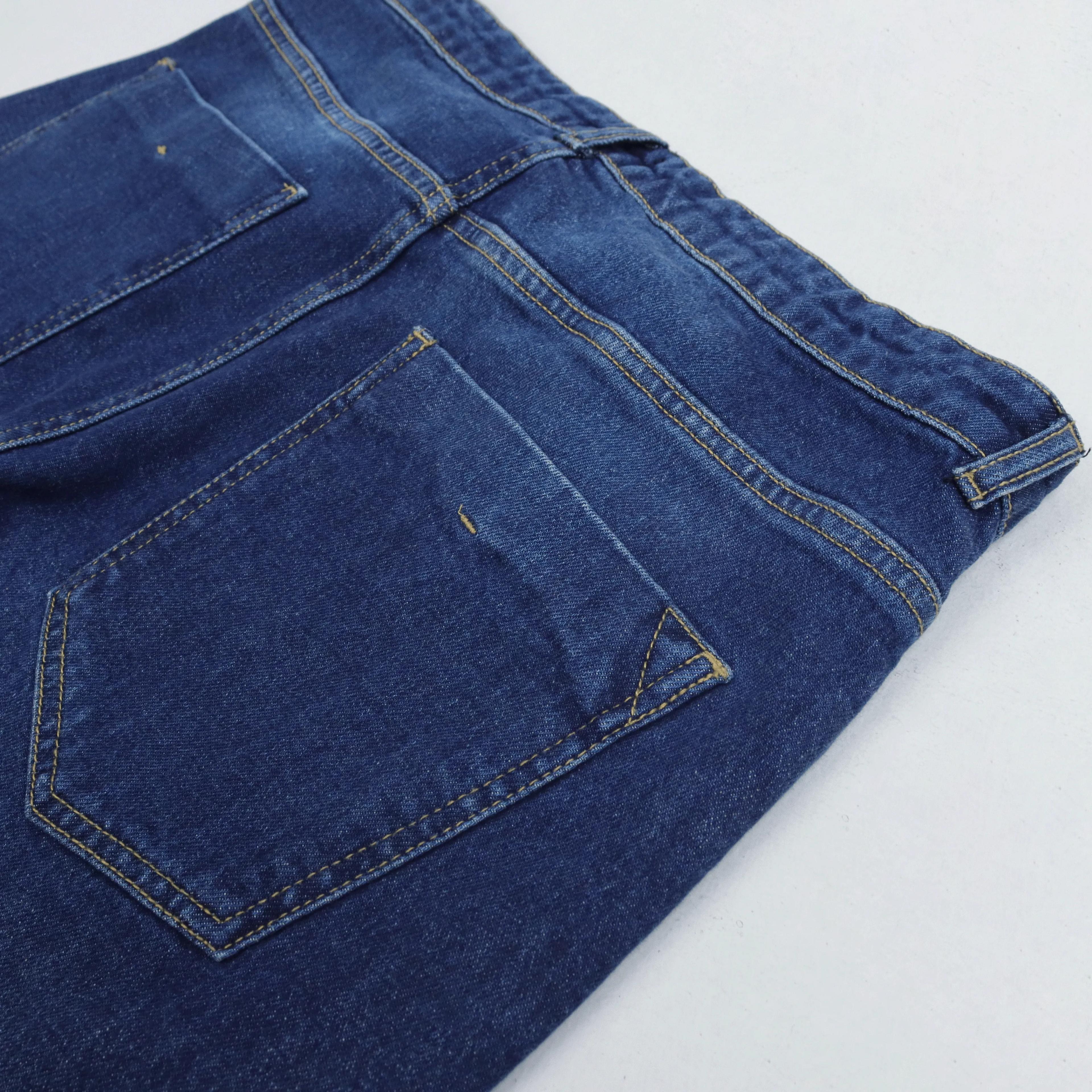 Women jeans in a distinctive color  Thumbnail 4