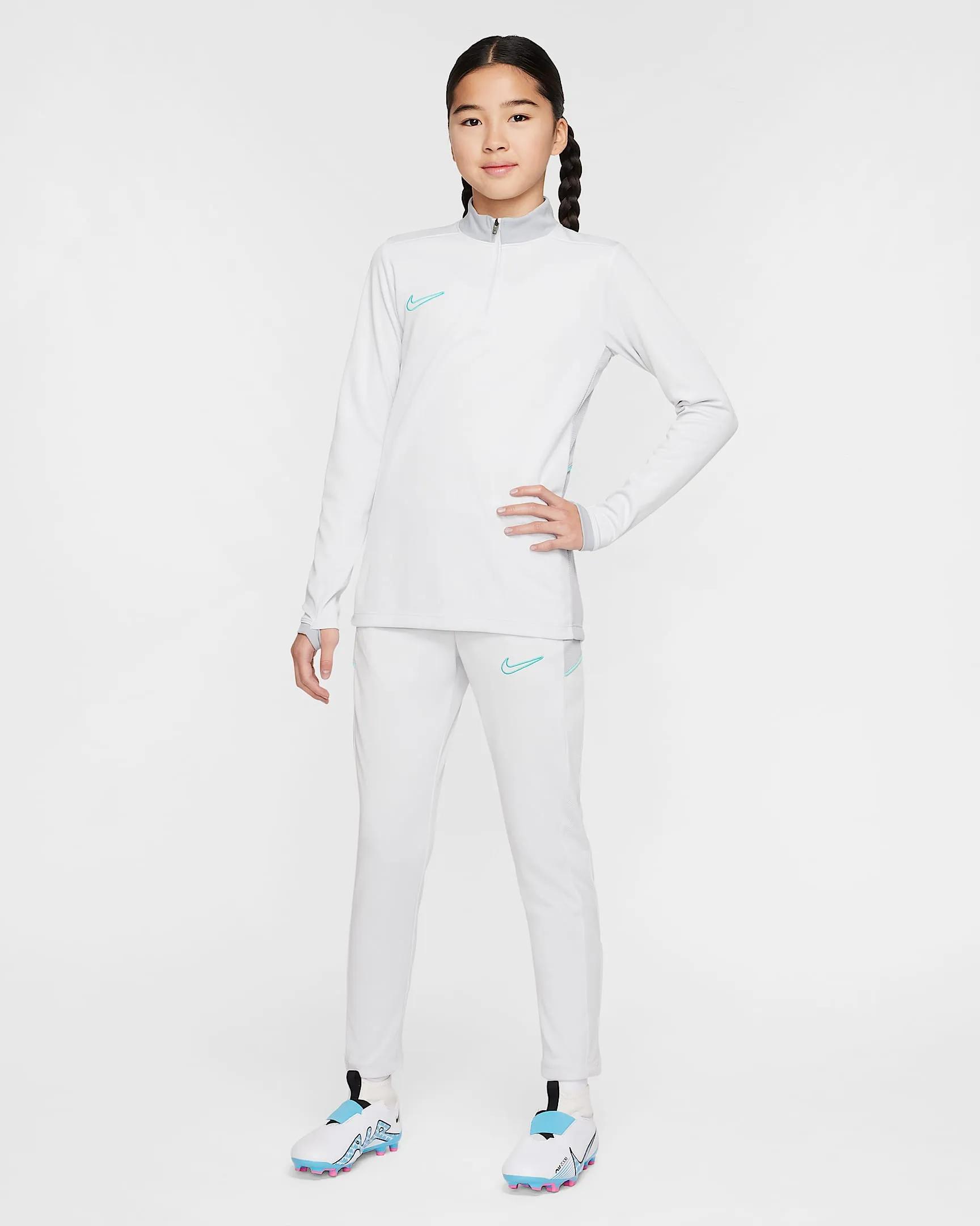 حذاء Nike Academy Dri-FIT للأطفال الكبار alternative product image