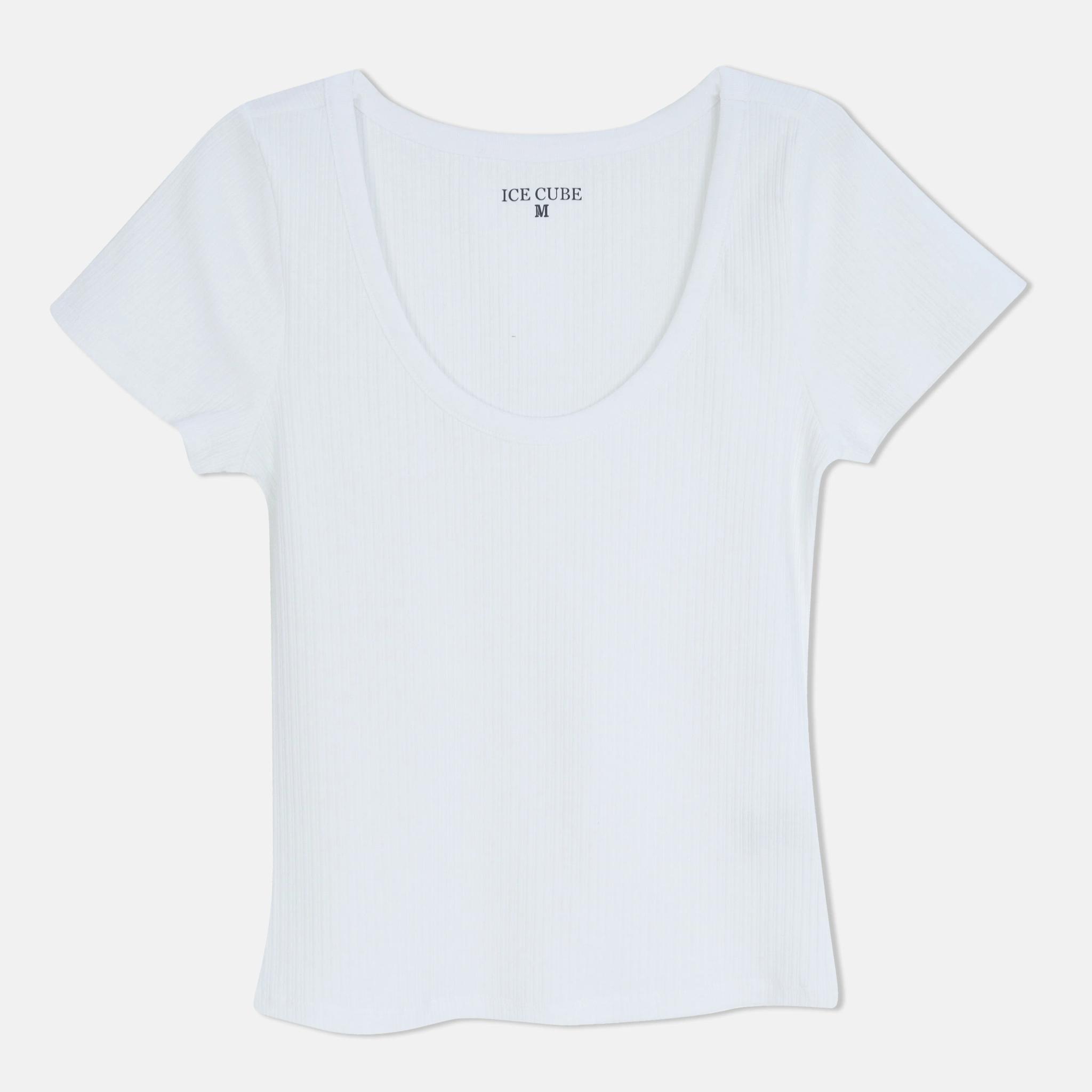 بلوزة نسائية برقبة دائرية واسعة alternative product image