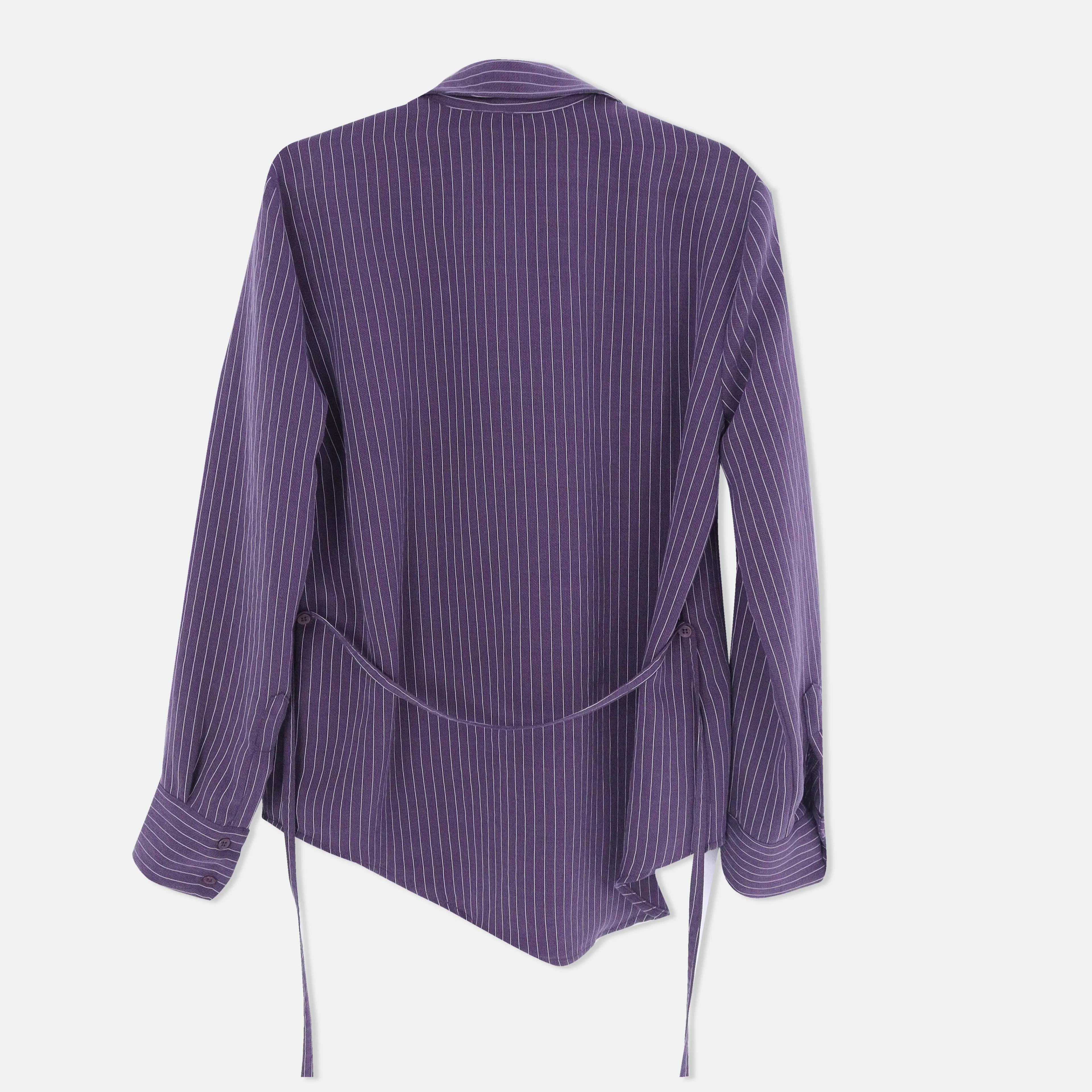Elegant women's shirt with striped design Thumbnail 3