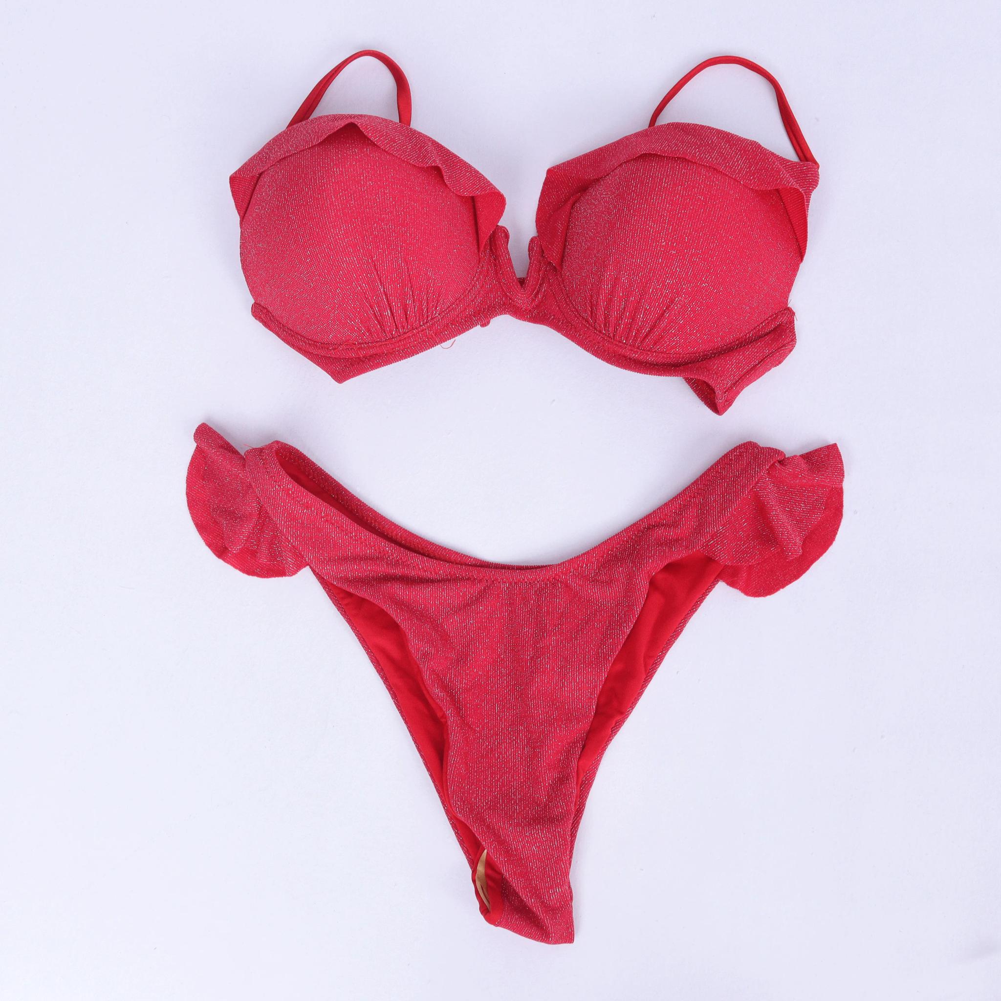 استمتعي بأناقة إيطالية لا مثيل لها مع ملابس السباحة alternative product image