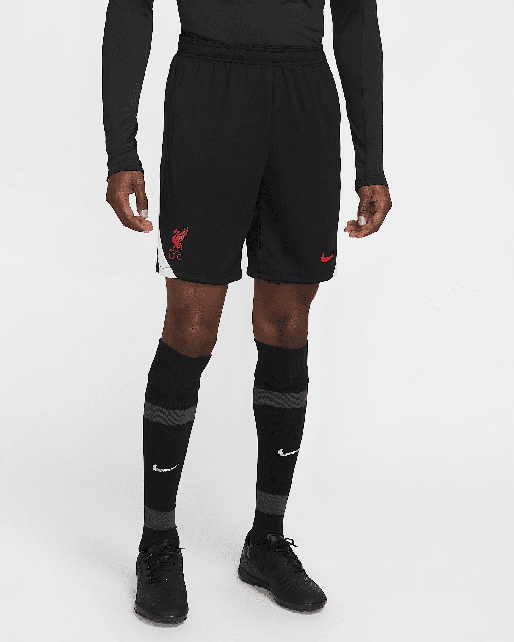 شورت هجومي من نايكي Dri-FIT لفريق ليفربول إف سي media preview 3