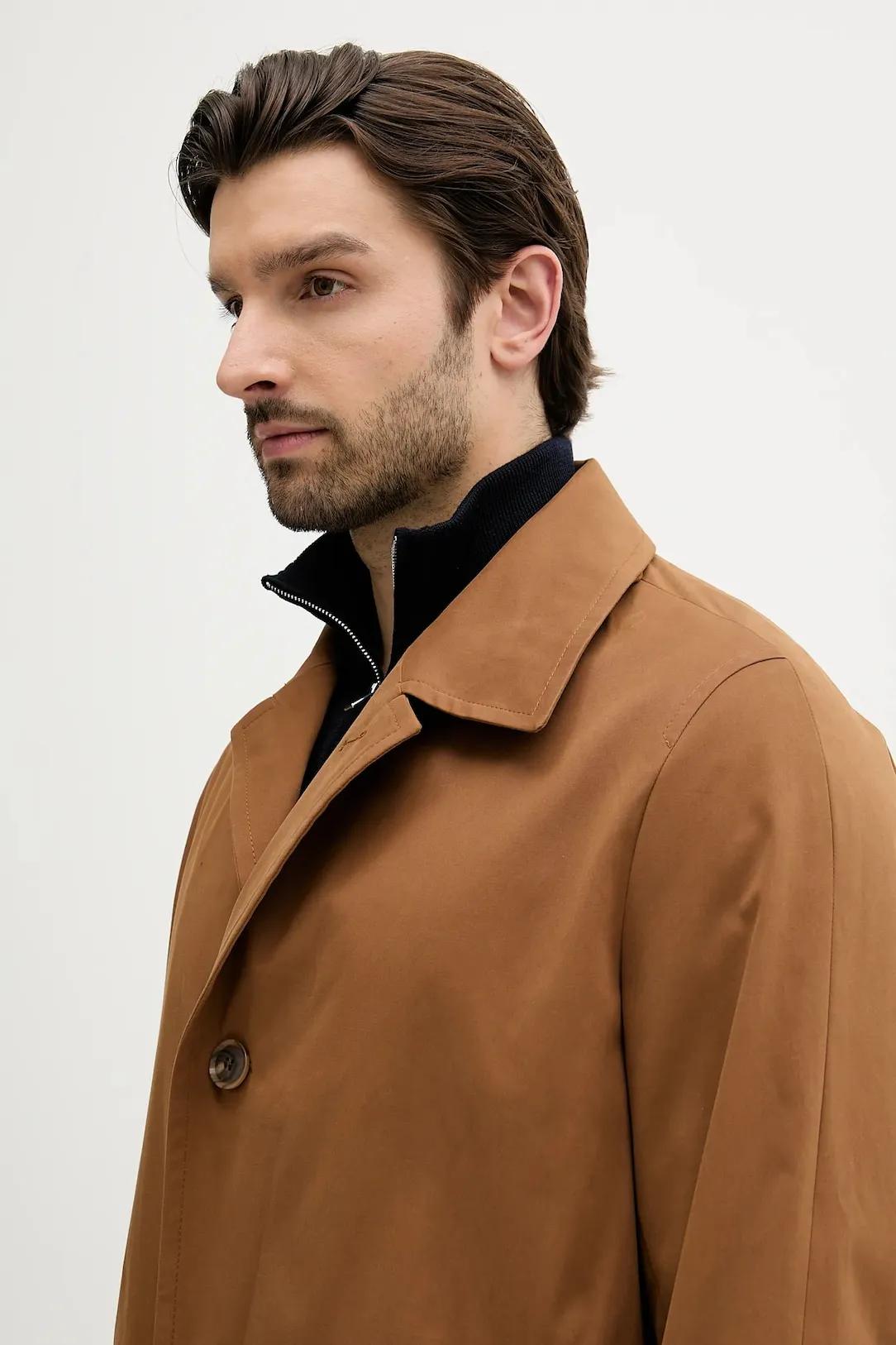 A coat with a stylish cut and a classic touch. media preview 4