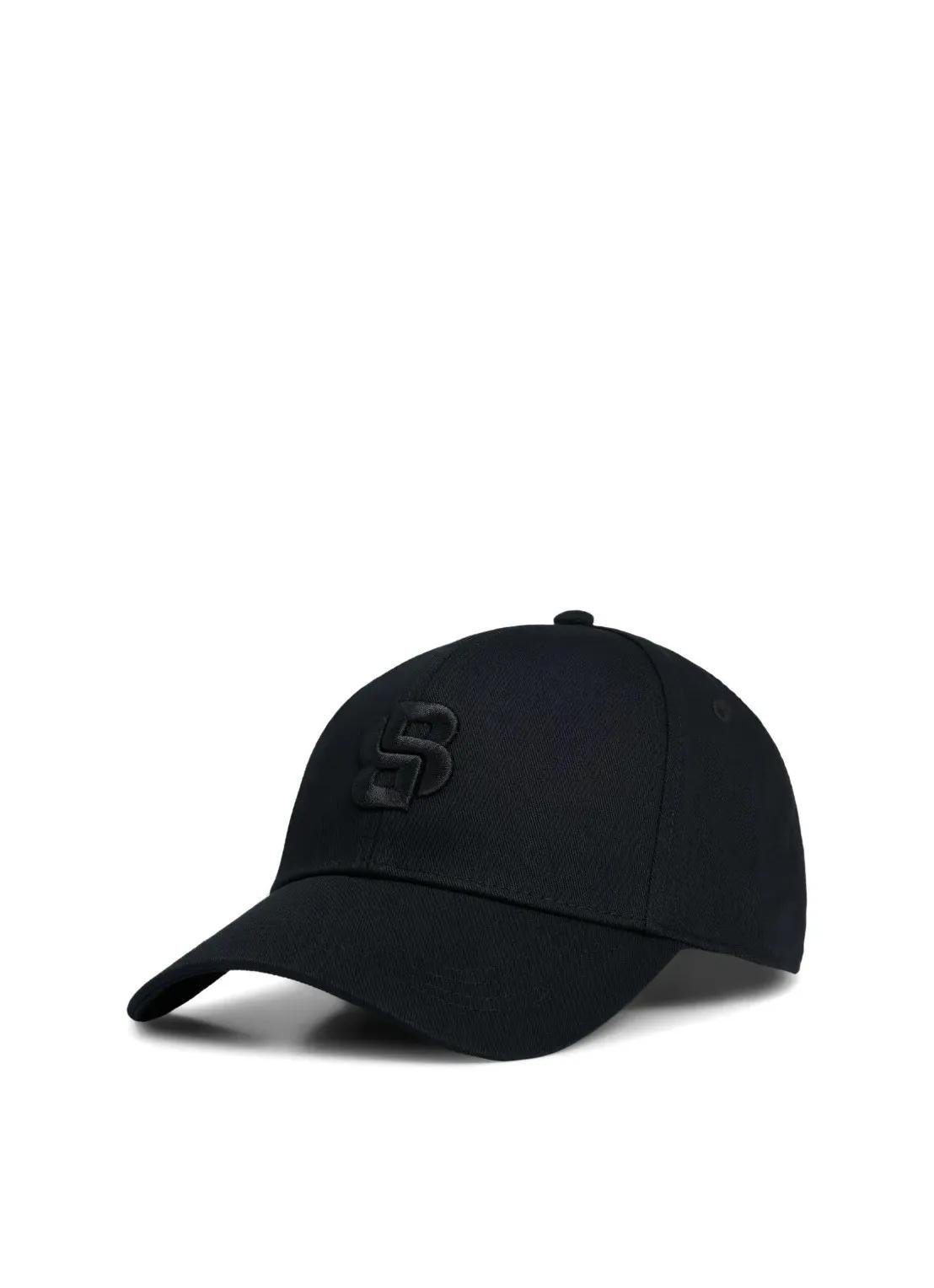 Distinctive hat design with iconic logo on the front media preview 1
