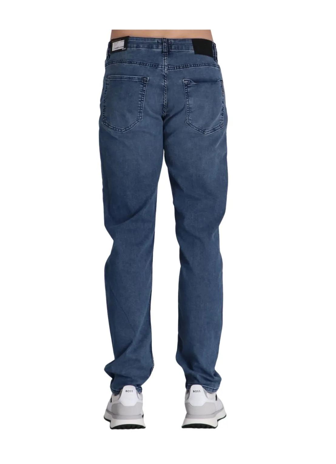 Jeans perfect for everyday and formal looks Thumbnail 4