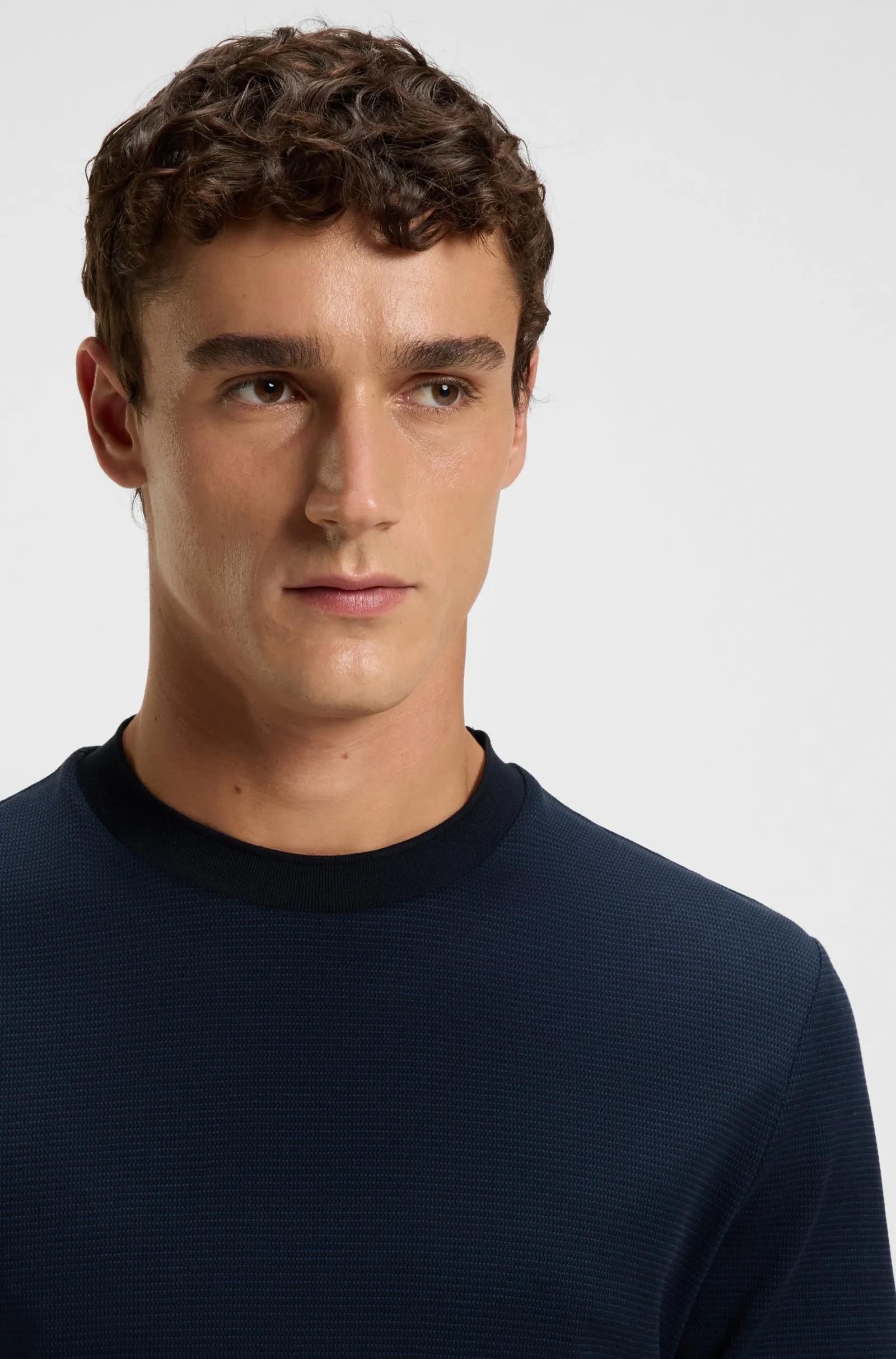 Modern design T-shirt with a slim fit media preview 2