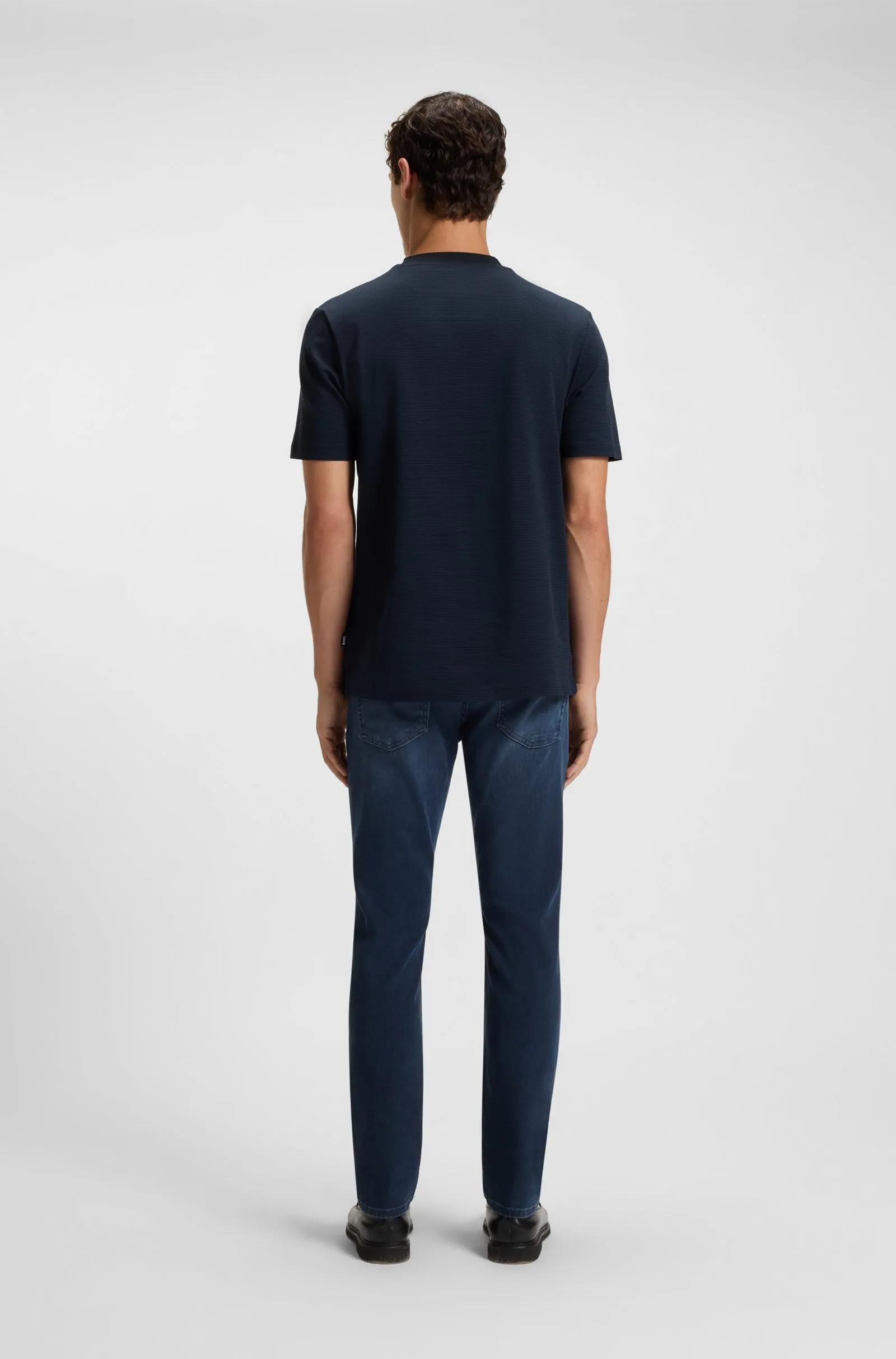 Modern design T-shirt with a slim fit Thumbnail 4