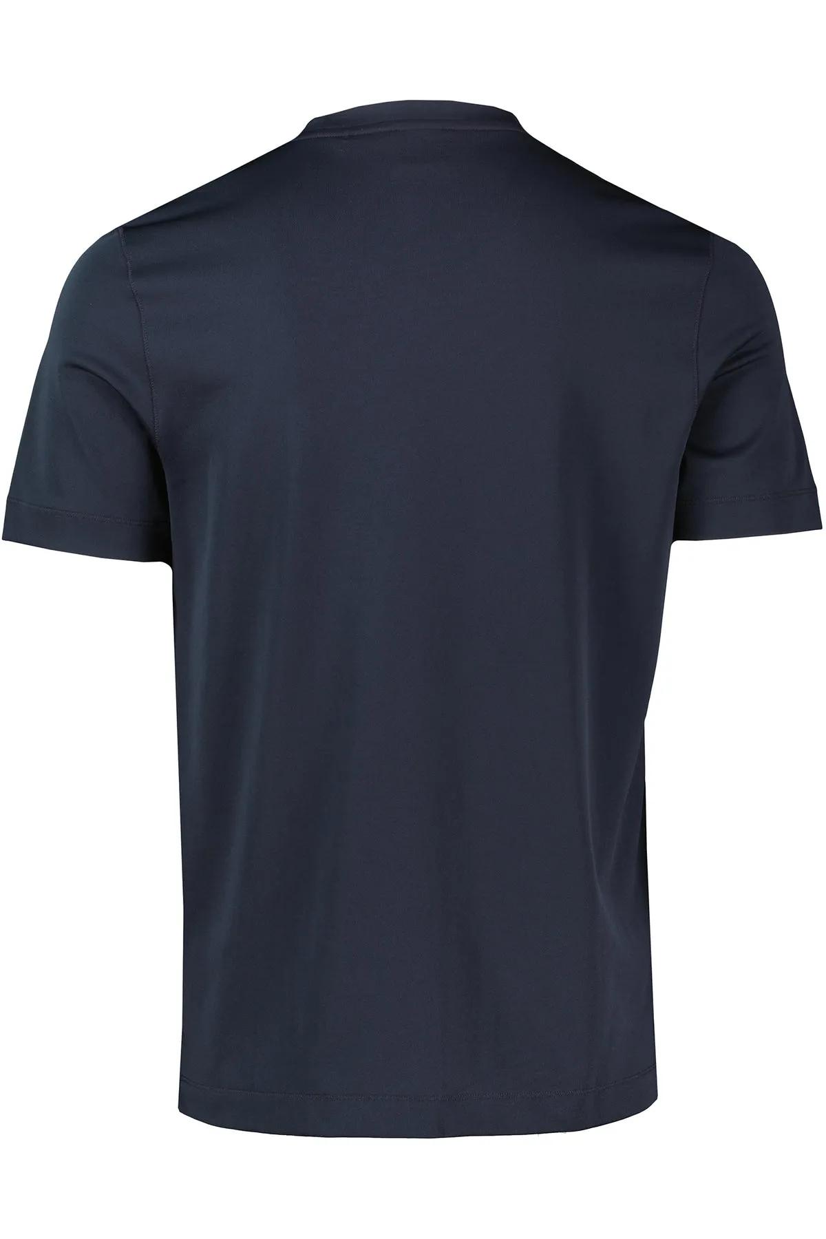 Perfect T-shirt for everyday use media preview 2