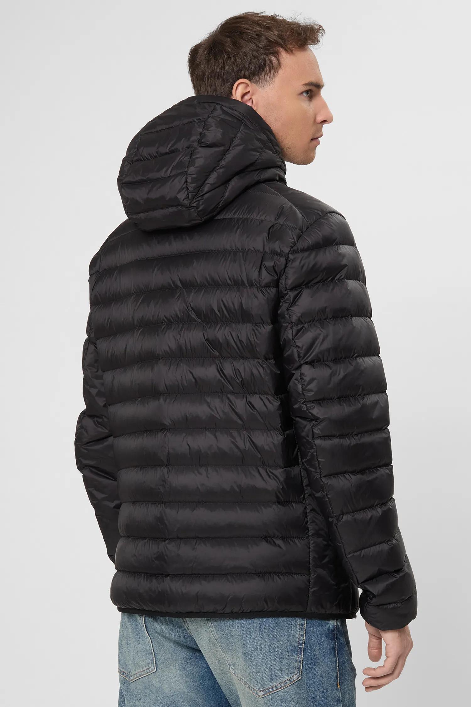 Jacket featuring a stylish, modern design Thumbnail 3