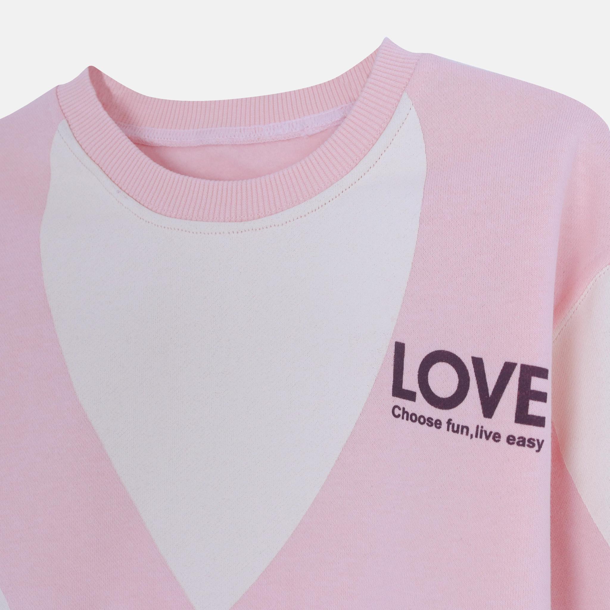 سترة "الحب" الجرافيكية للبنات media preview 2