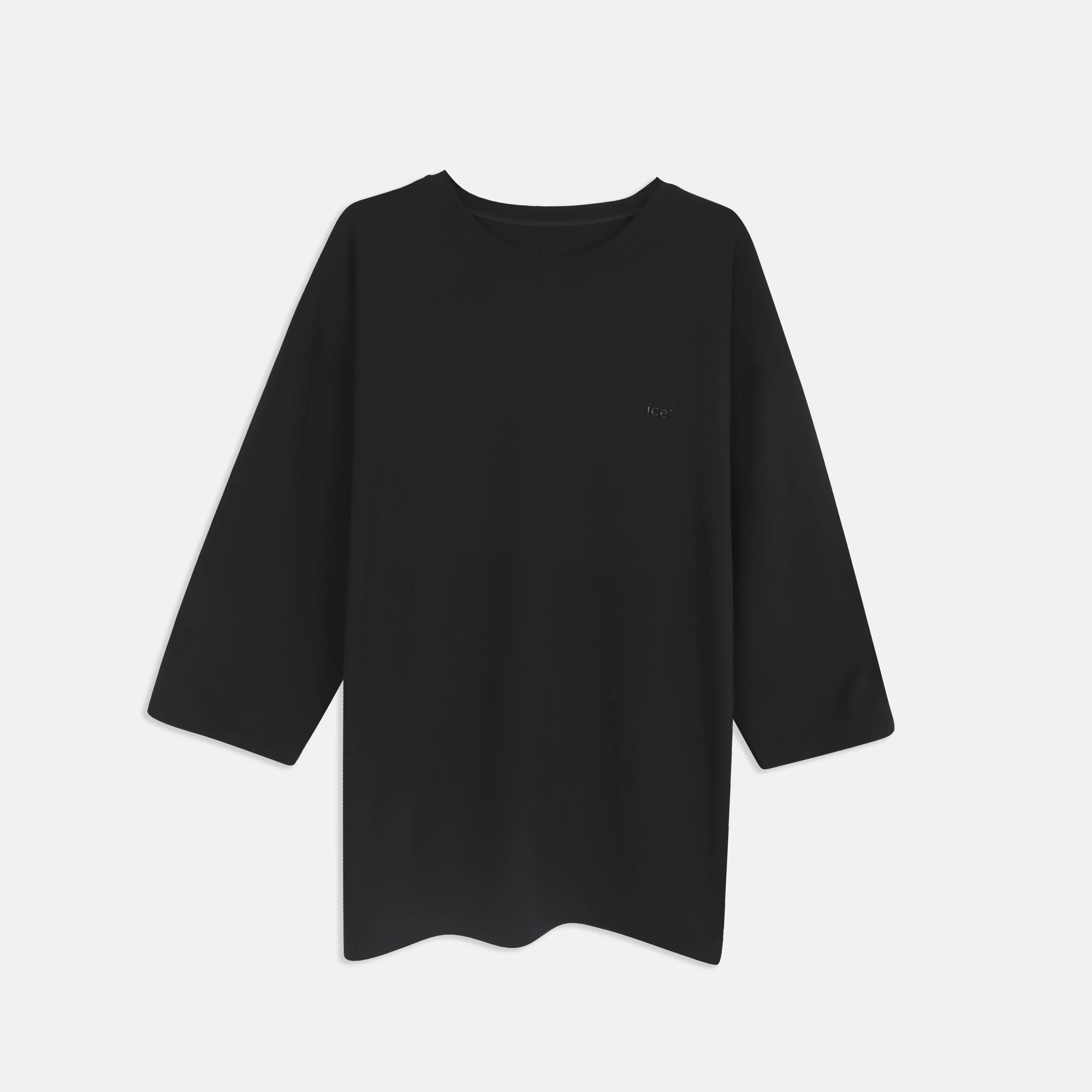 بلوزة نسائية بأكمام 3/4 ورقبة دائرية Thumbnail 1