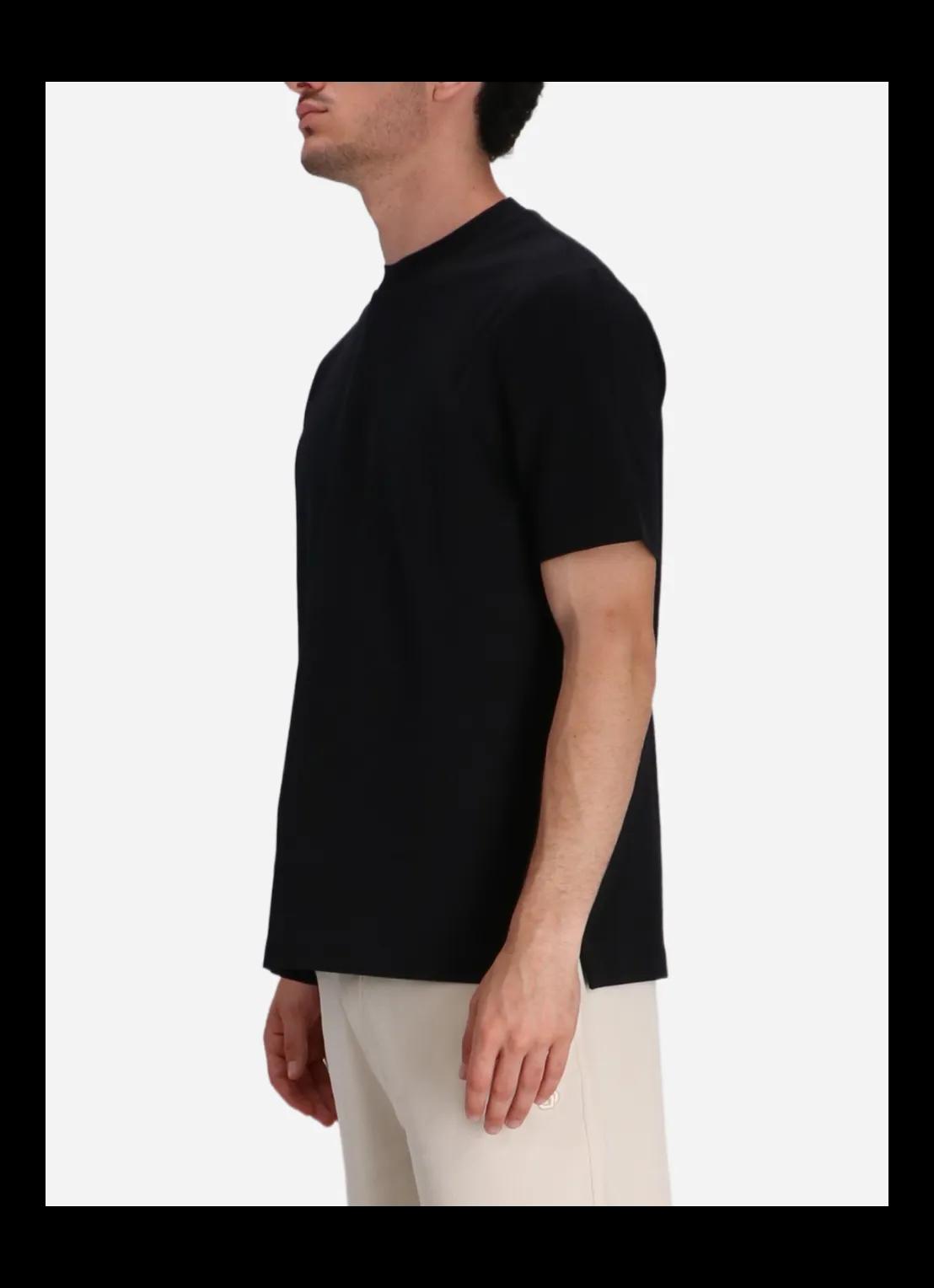 تيشيرت يمنحك إطلالة أنيقة Thumbnail 2