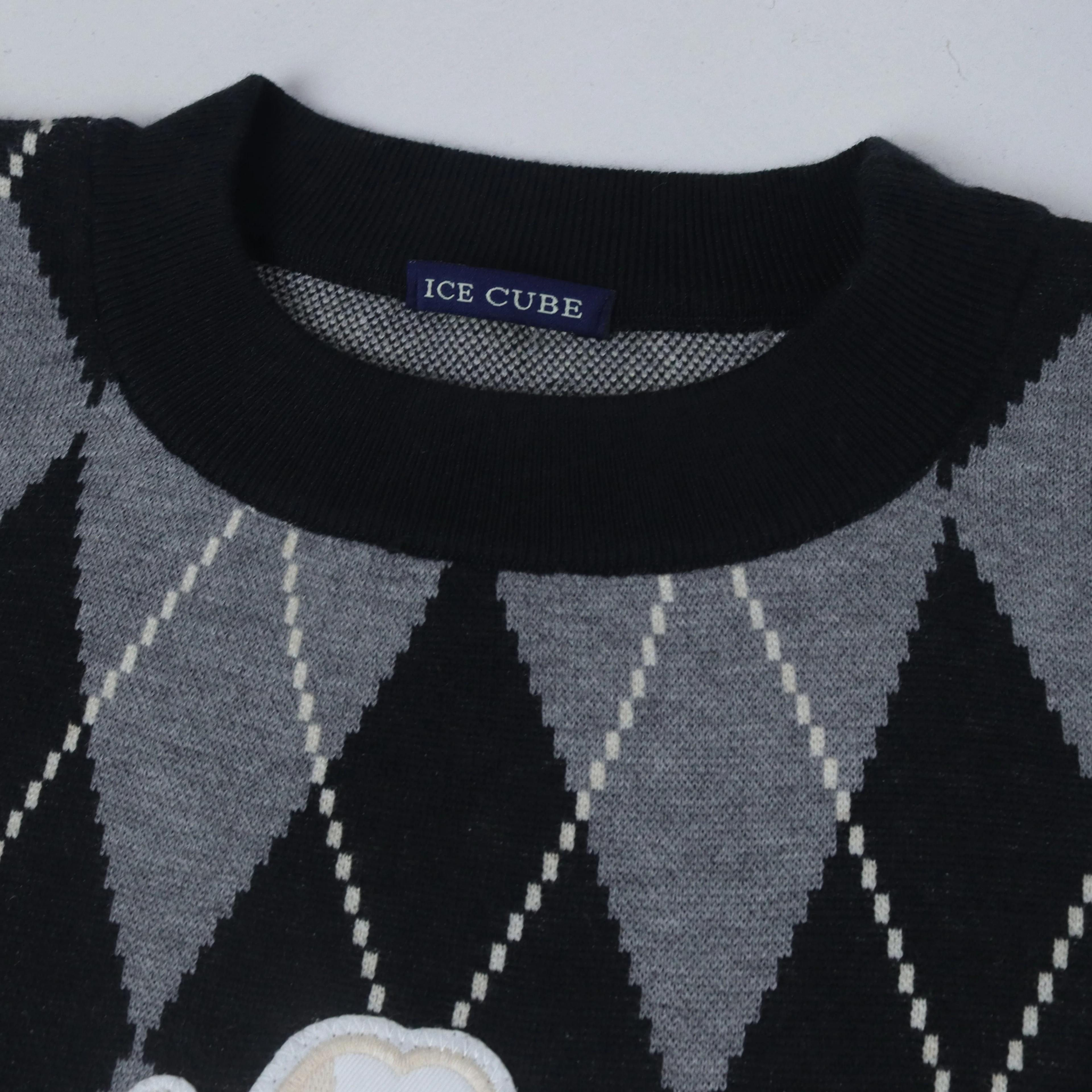 سترة نسائية محبوكة بطبعة دب Thumbnail 3