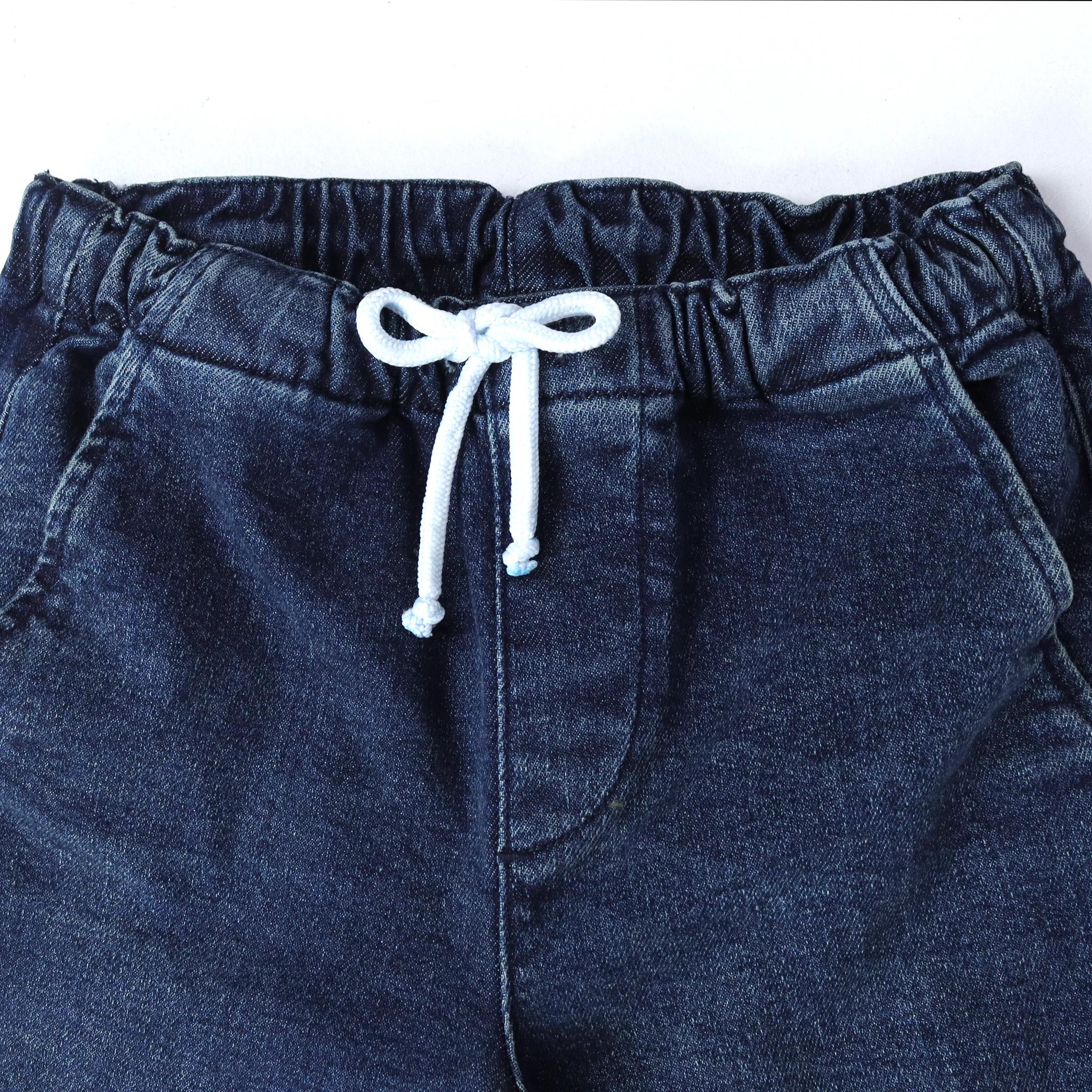 بنطلون جينز كلاسيكي للأولاد media preview 2