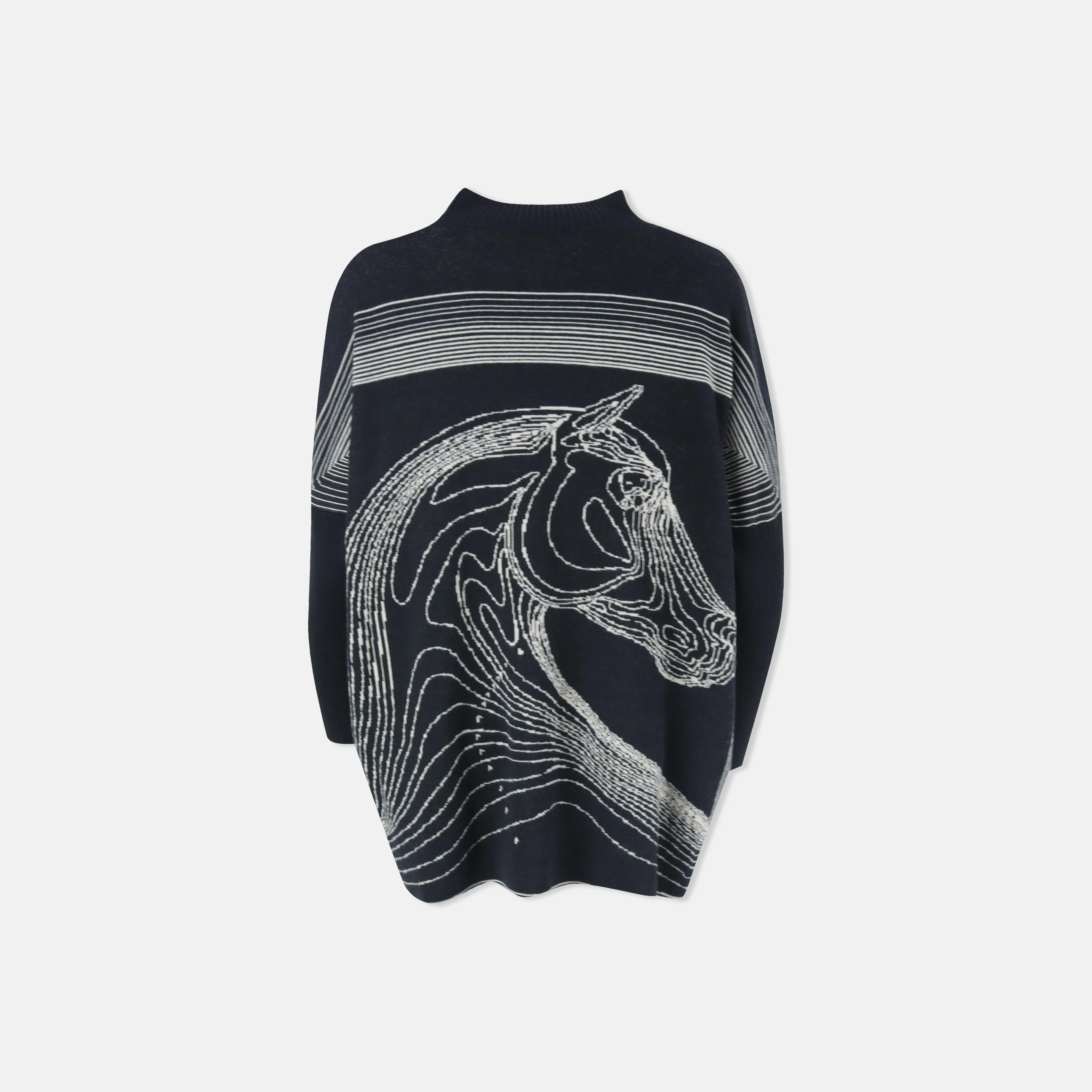 سترة نسائية كبيرة الحجم محبوكة بنقشة حصان Thumbnail 3