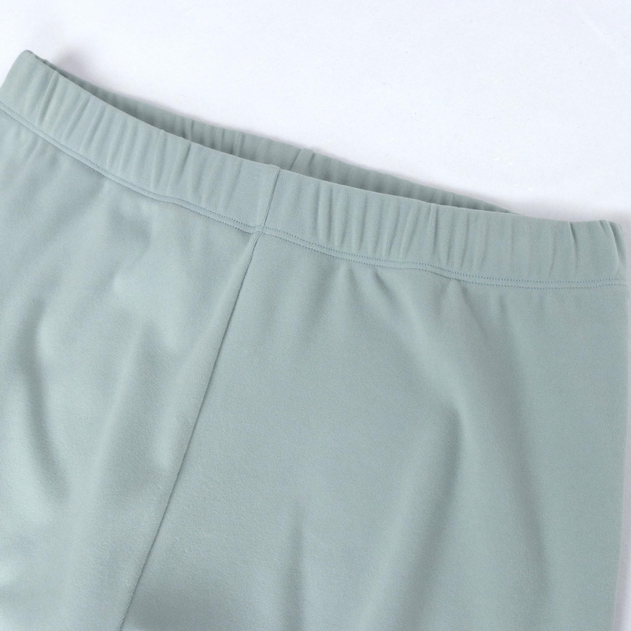 بنطلون نسائي مصنوع من قماش ناعم الملمس media preview 2