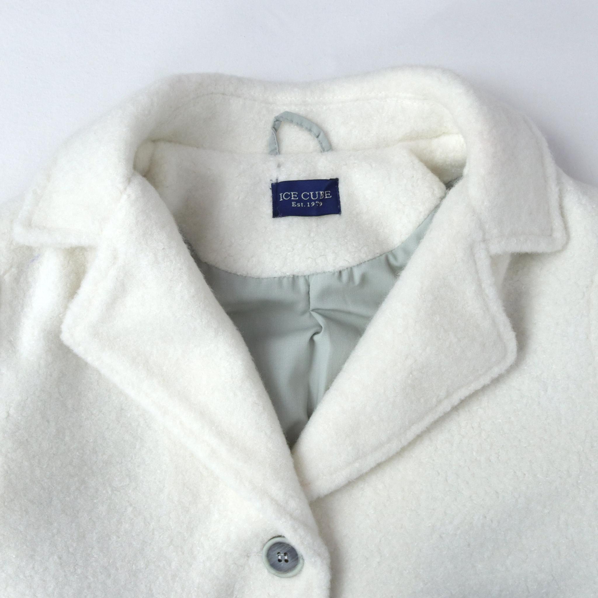 جاكيت صوف للبنات بياقة وأزرار أمامية. media preview 2