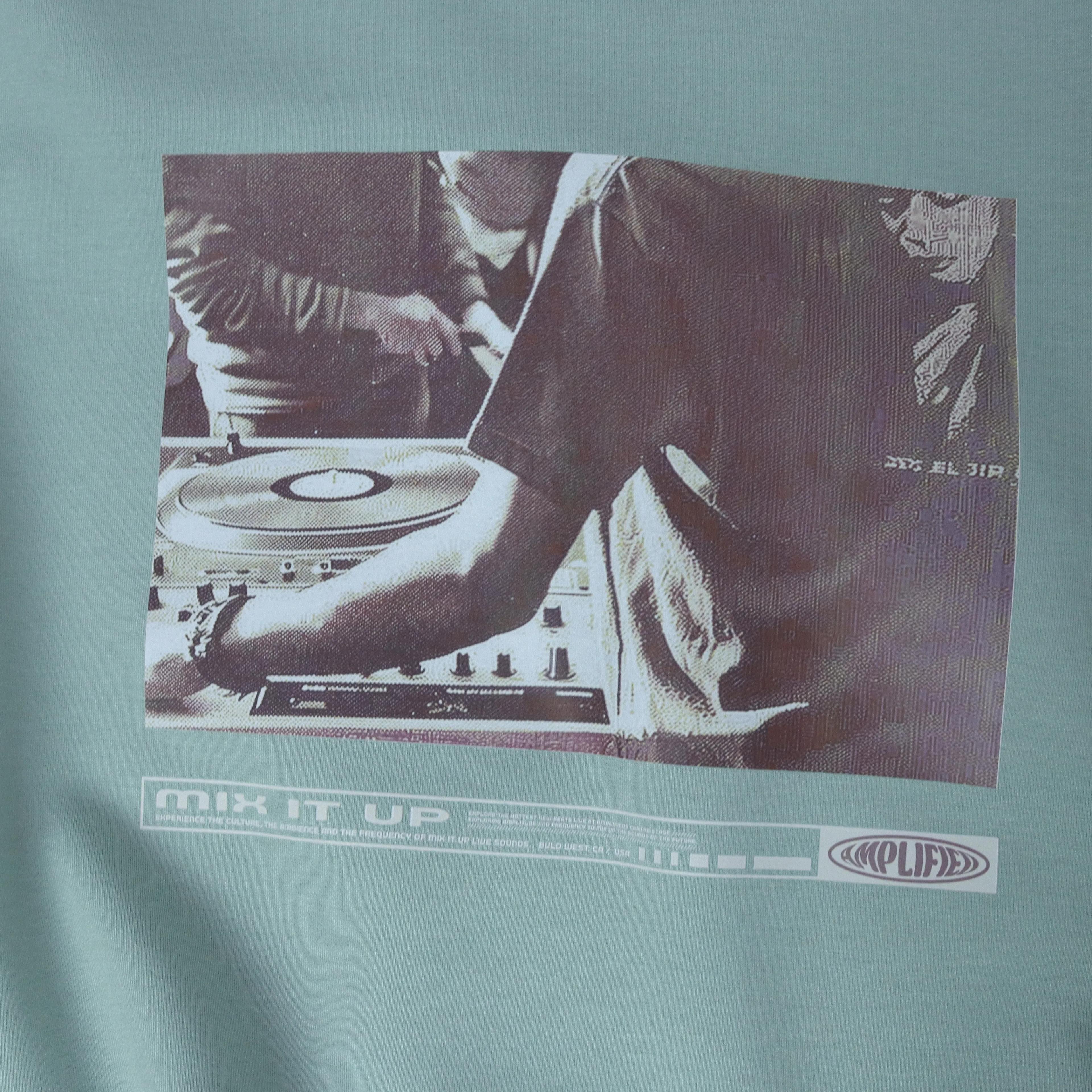 كنزة نسائية برقبة دائرية مزينة برسومات مطبوعة Thumbnail 4