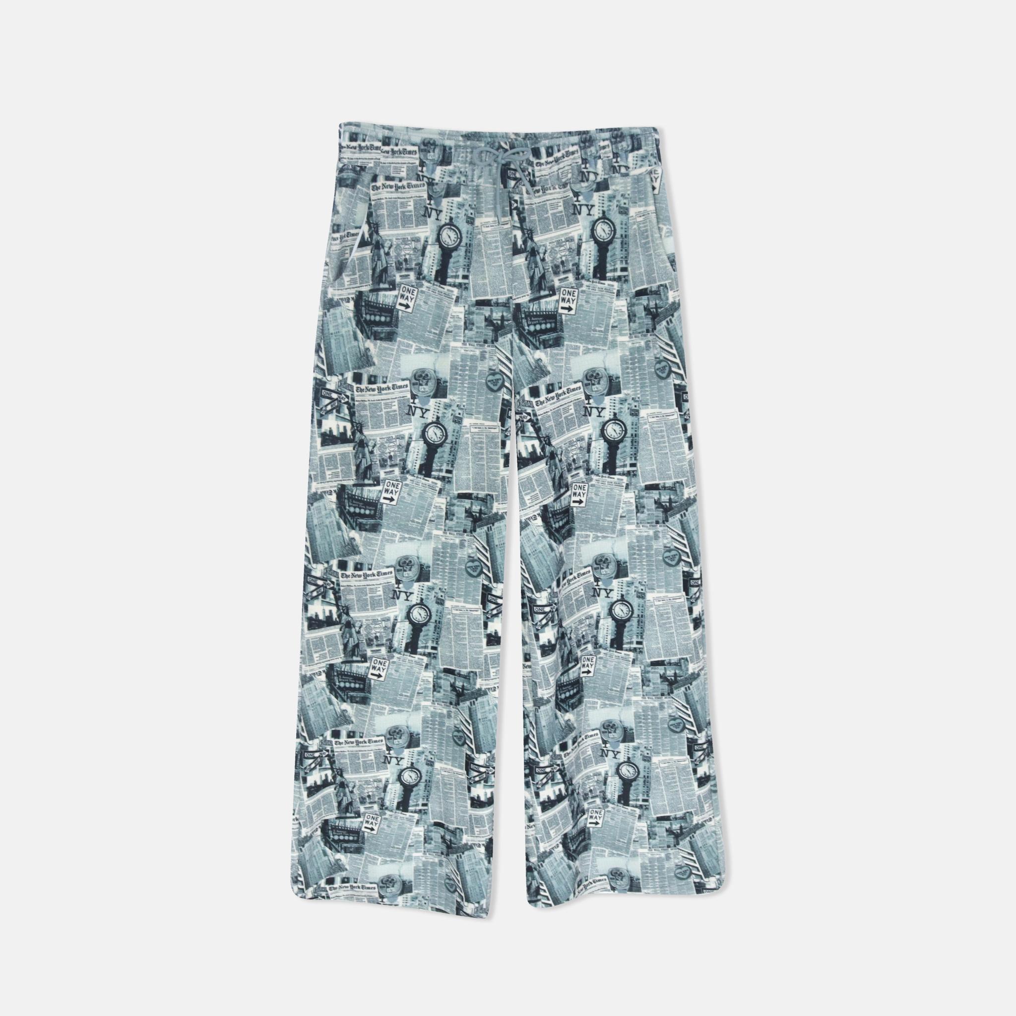 طقم نسائي من قطعتين بنقشة جرائد media preview 6