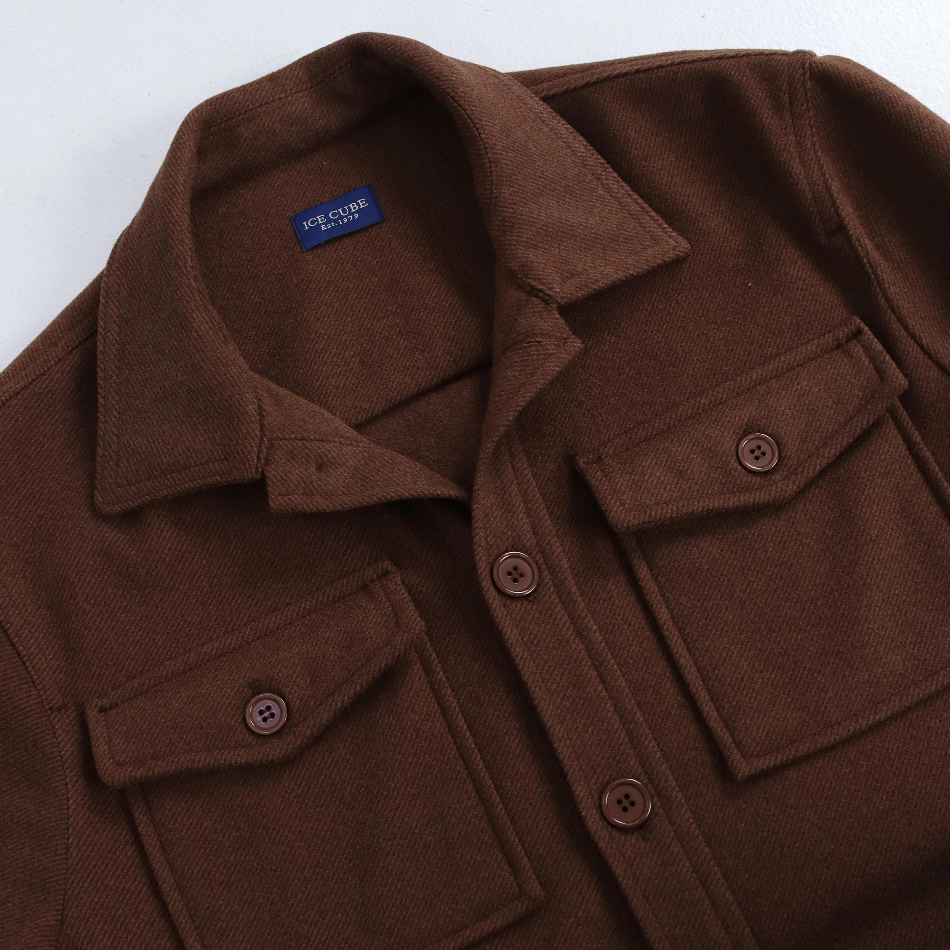 Men's button-down shirt with chest pockets Thumbnail 2