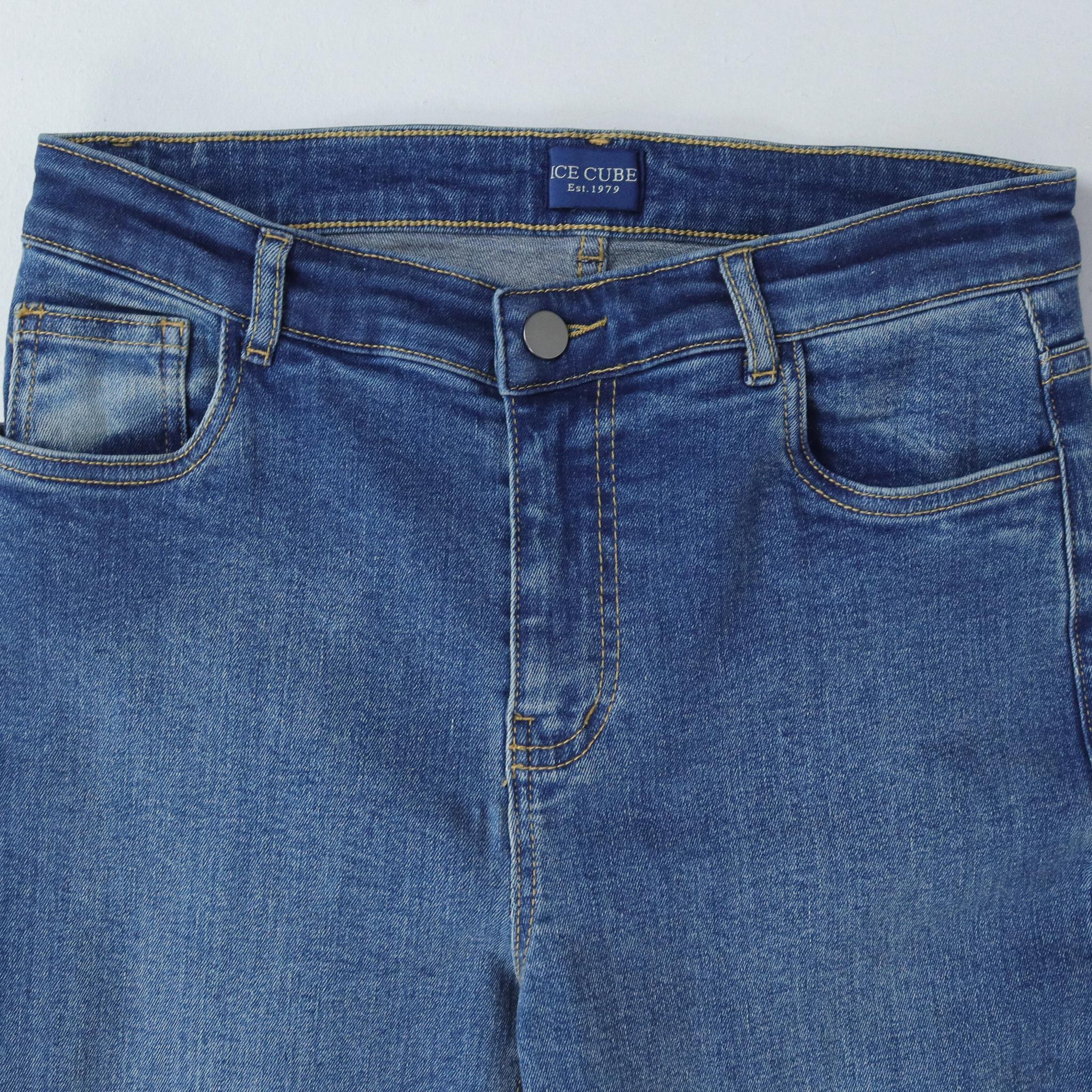 بنطلون جينز نسائي بقصة مستقيمة media preview 2