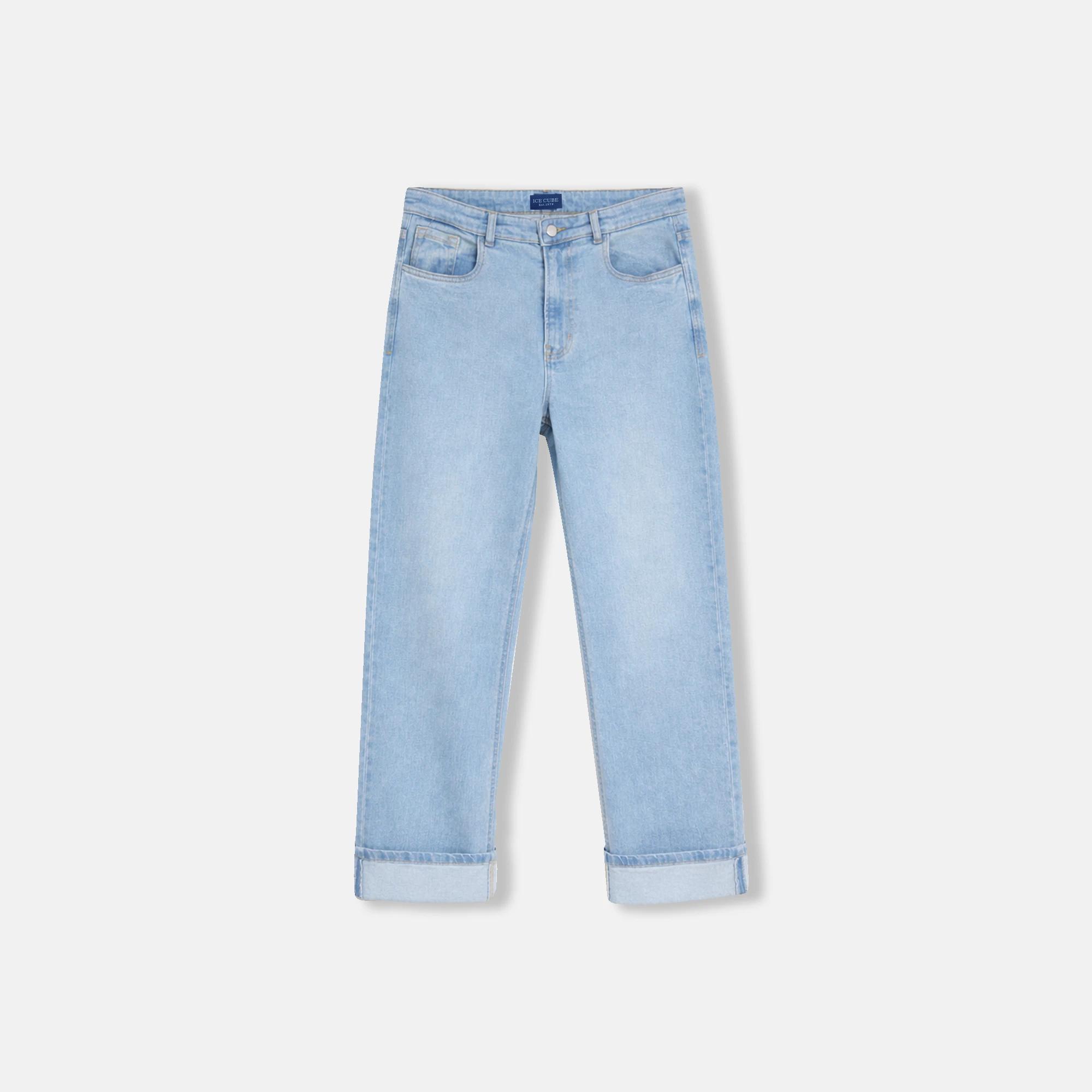 Women's light blue jeans with a high waist and straight, rolled-up hem. alternative product image