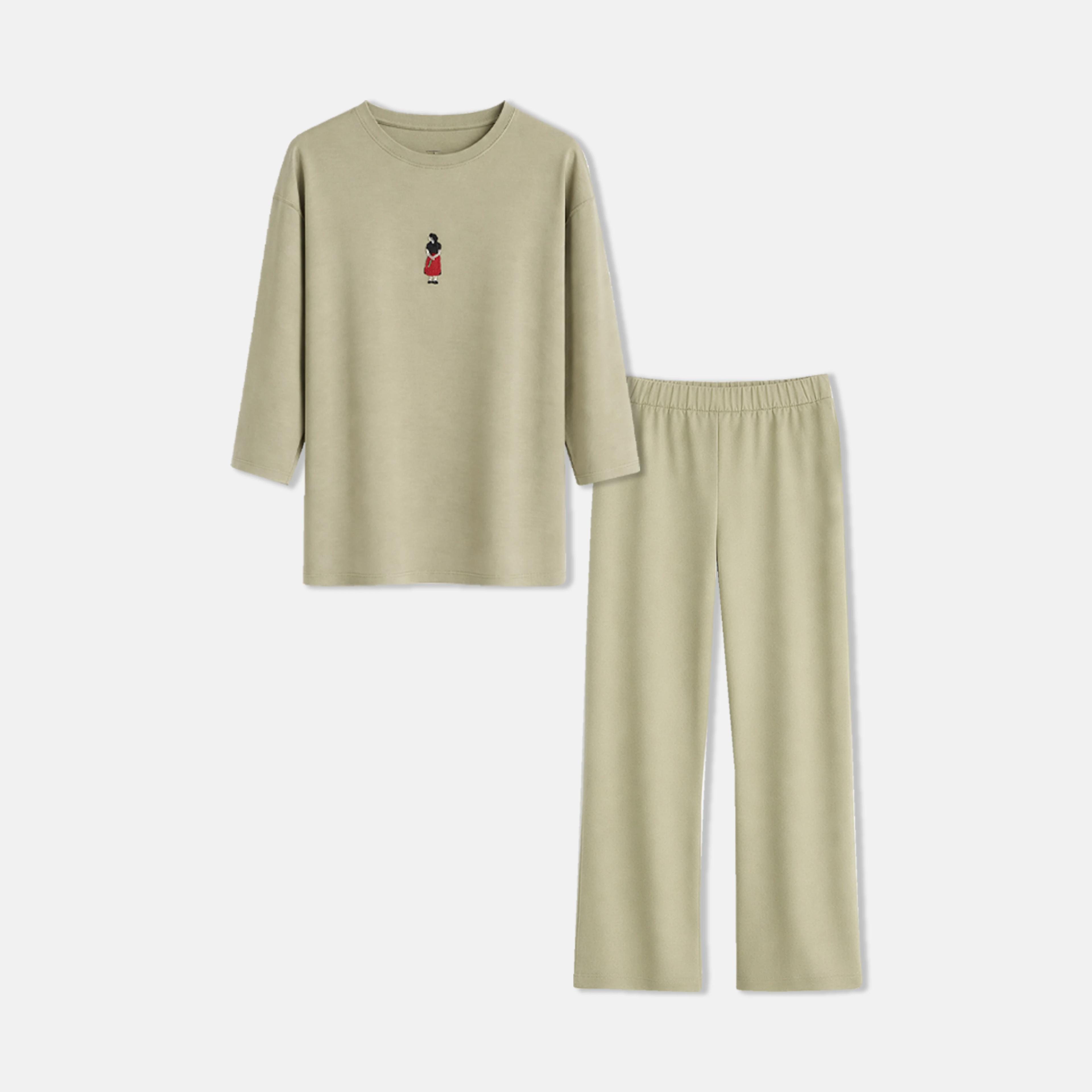 Women's clothing set with embroidered designs Thumbnail 1