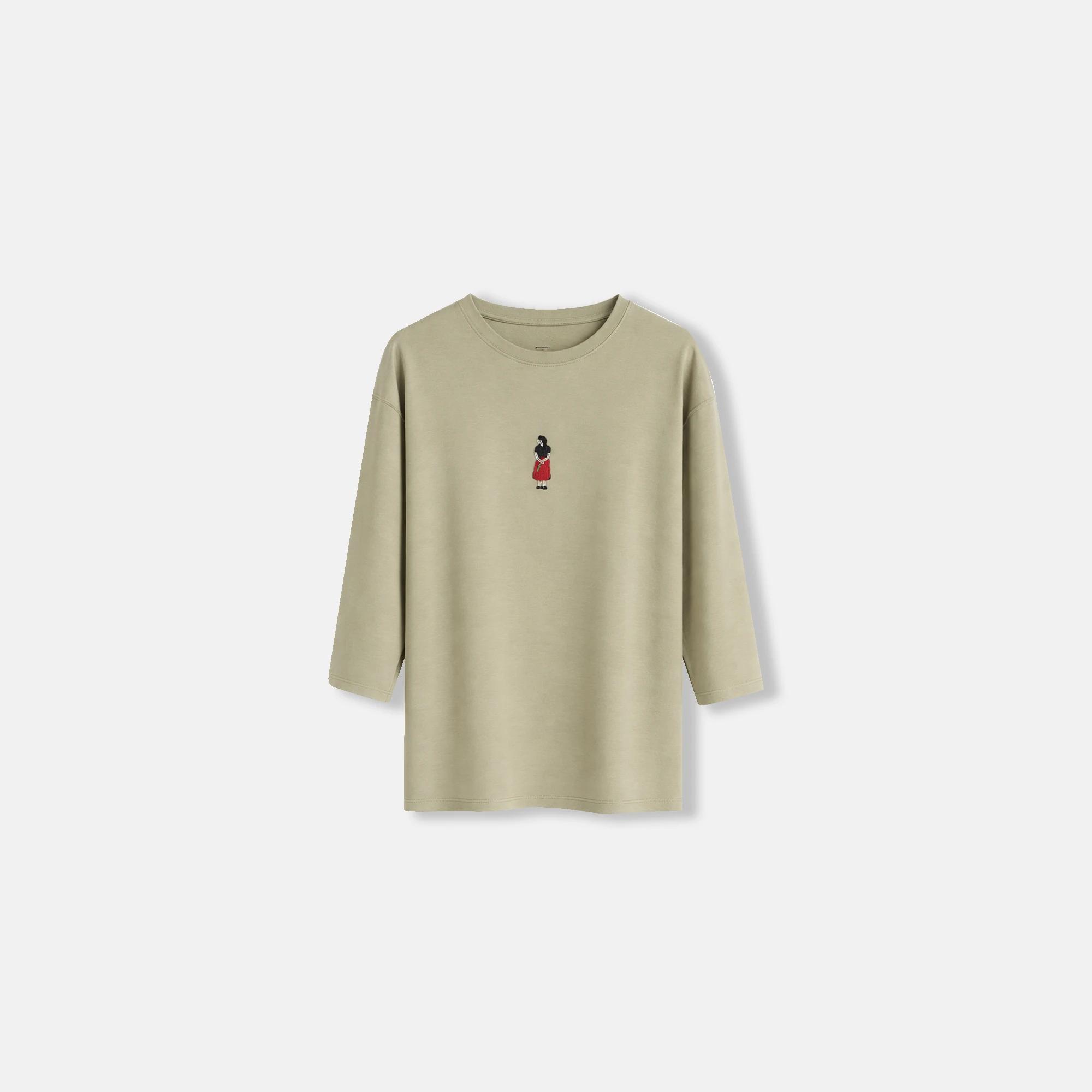 Women's clothing set with embroidered designs Thumbnail 2