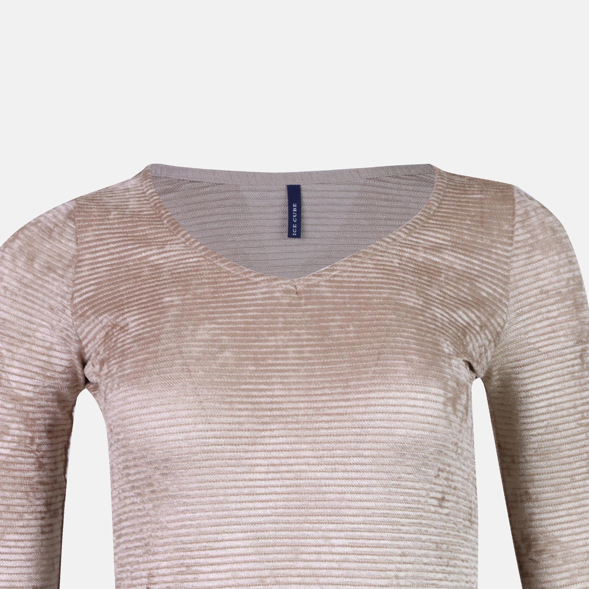 Comfortable women blouse image preview 2