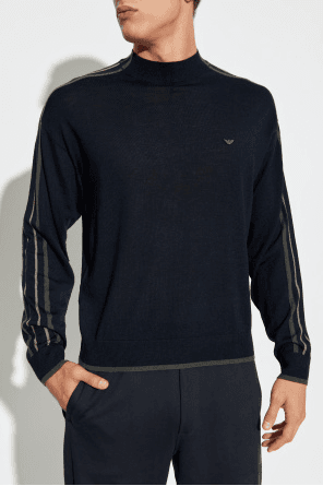 بلوفر رجالي فاخريتميز بياقة أنيقة  product image