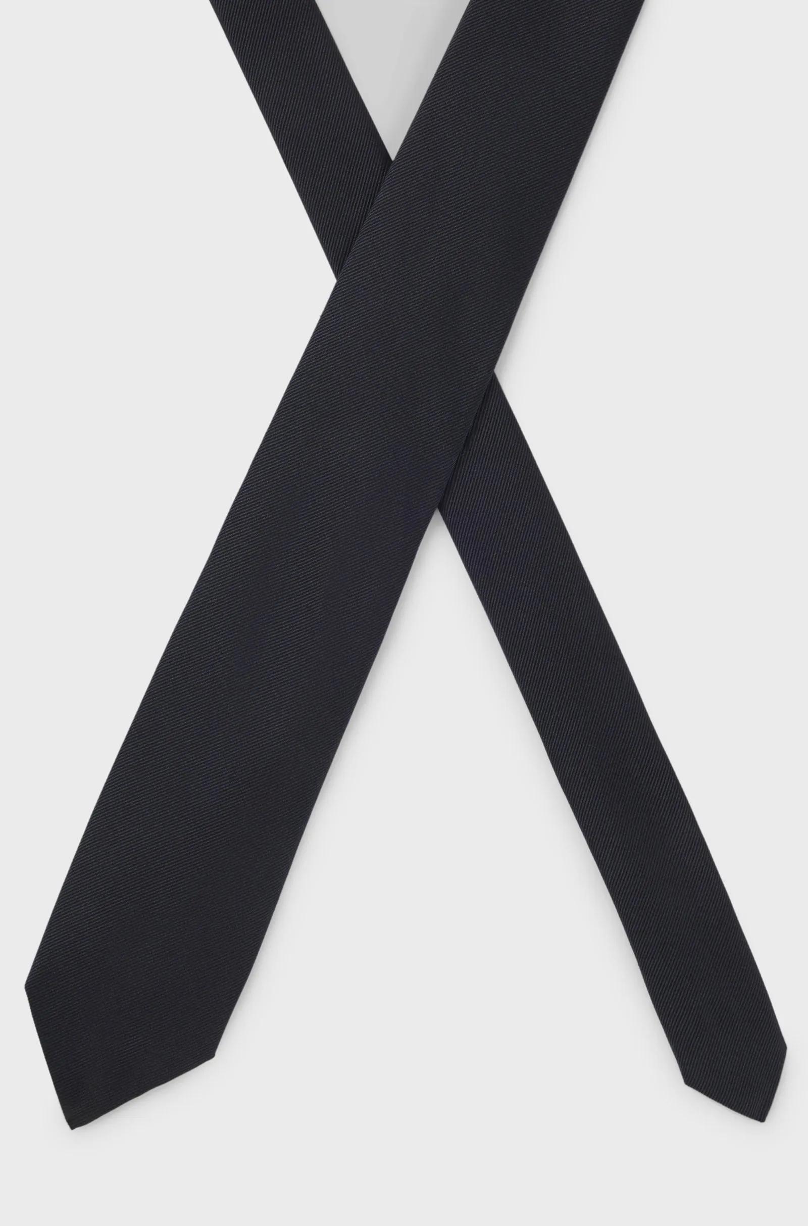 ربطة عنق مصنوعة من الحرير الفاخر product image