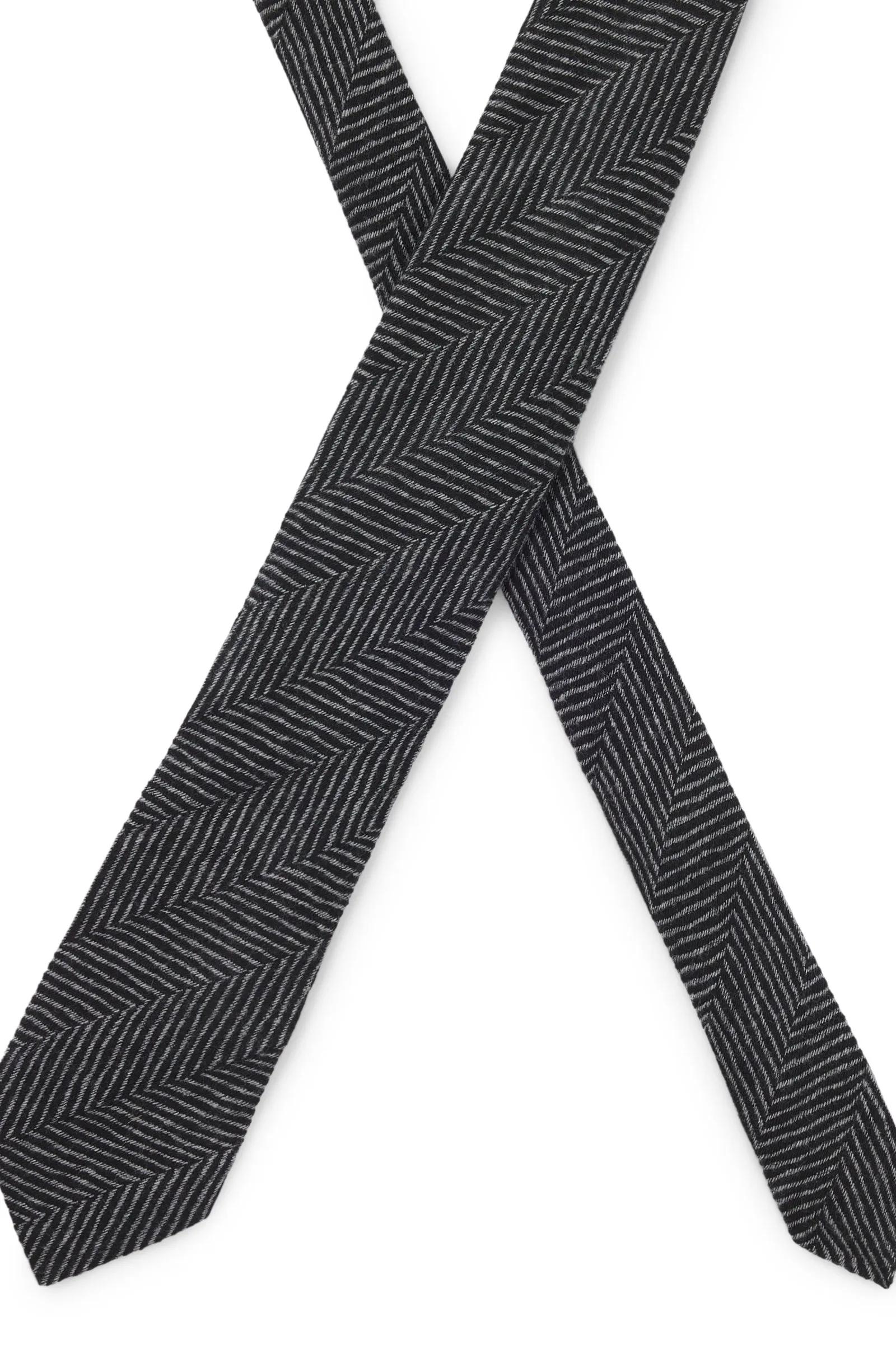 ربطة عنق مصنوعة من الحرير الفاخر product image