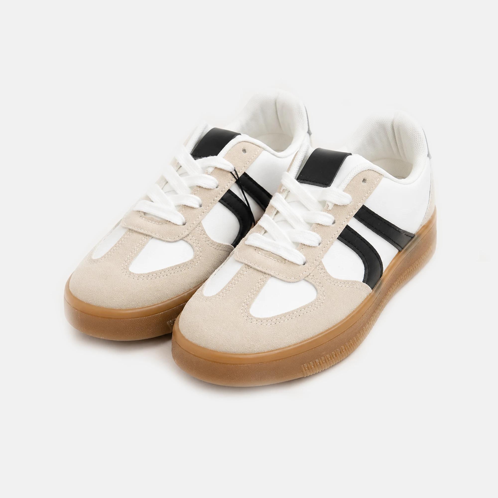 أحذية رياضية نسائية من الجلد المدبوغ بلونين product image