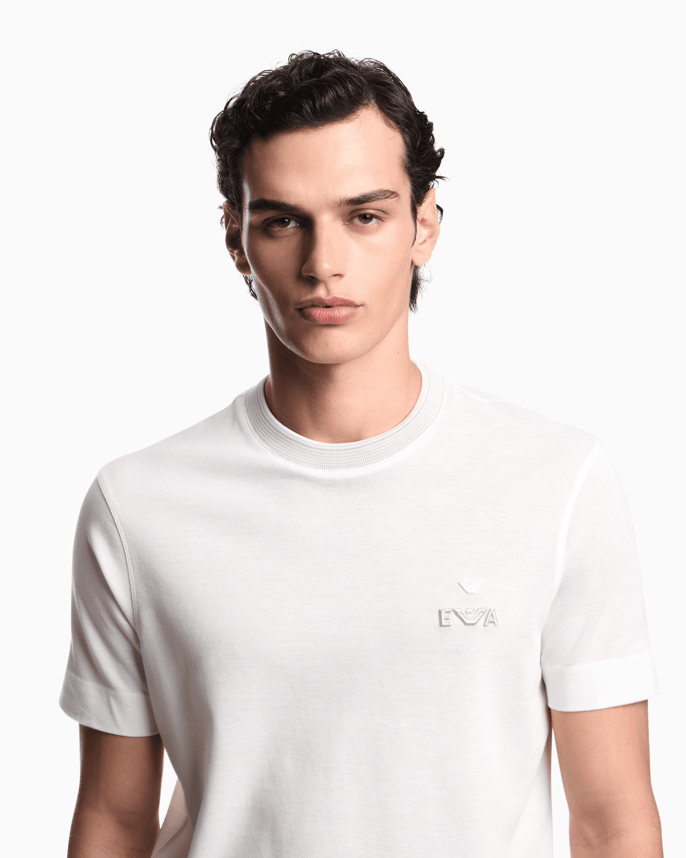 High quality classic men's t-shirt media preview 3