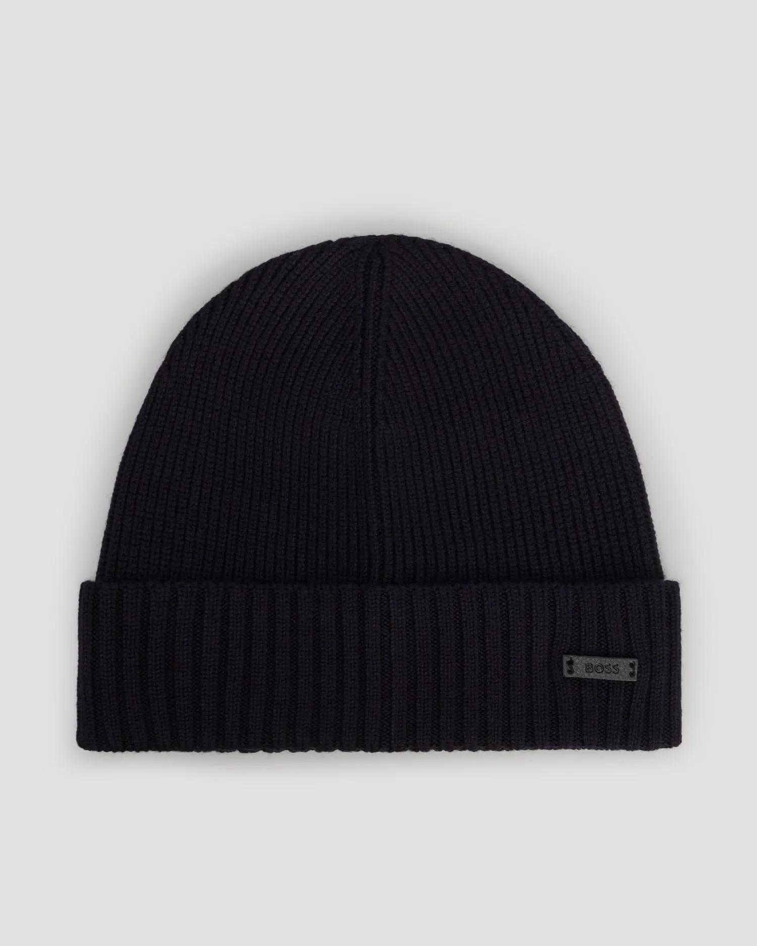 قبعة مصنوعة من قماش محيك ناعم ومرن media preview 1