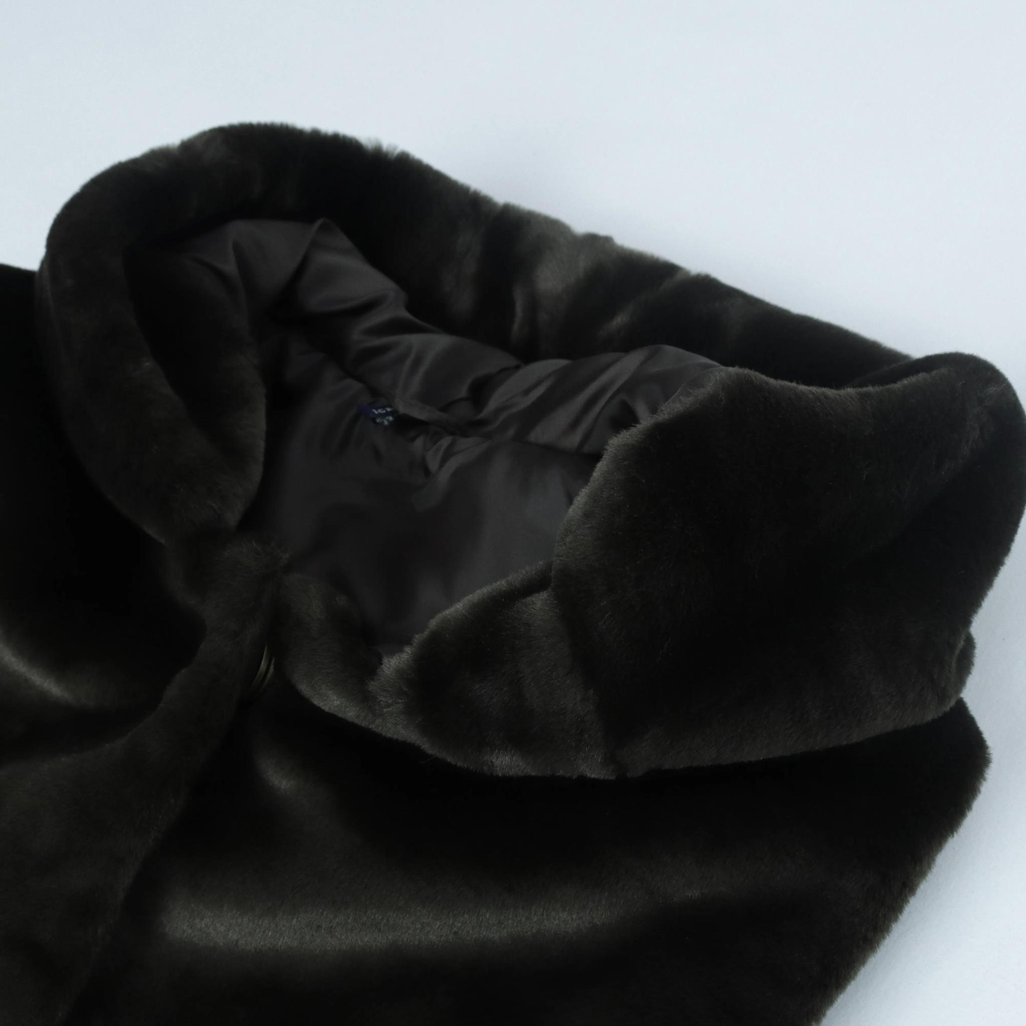 Women's Sleeveless Hooded Vest - Plush Fabric media preview 2