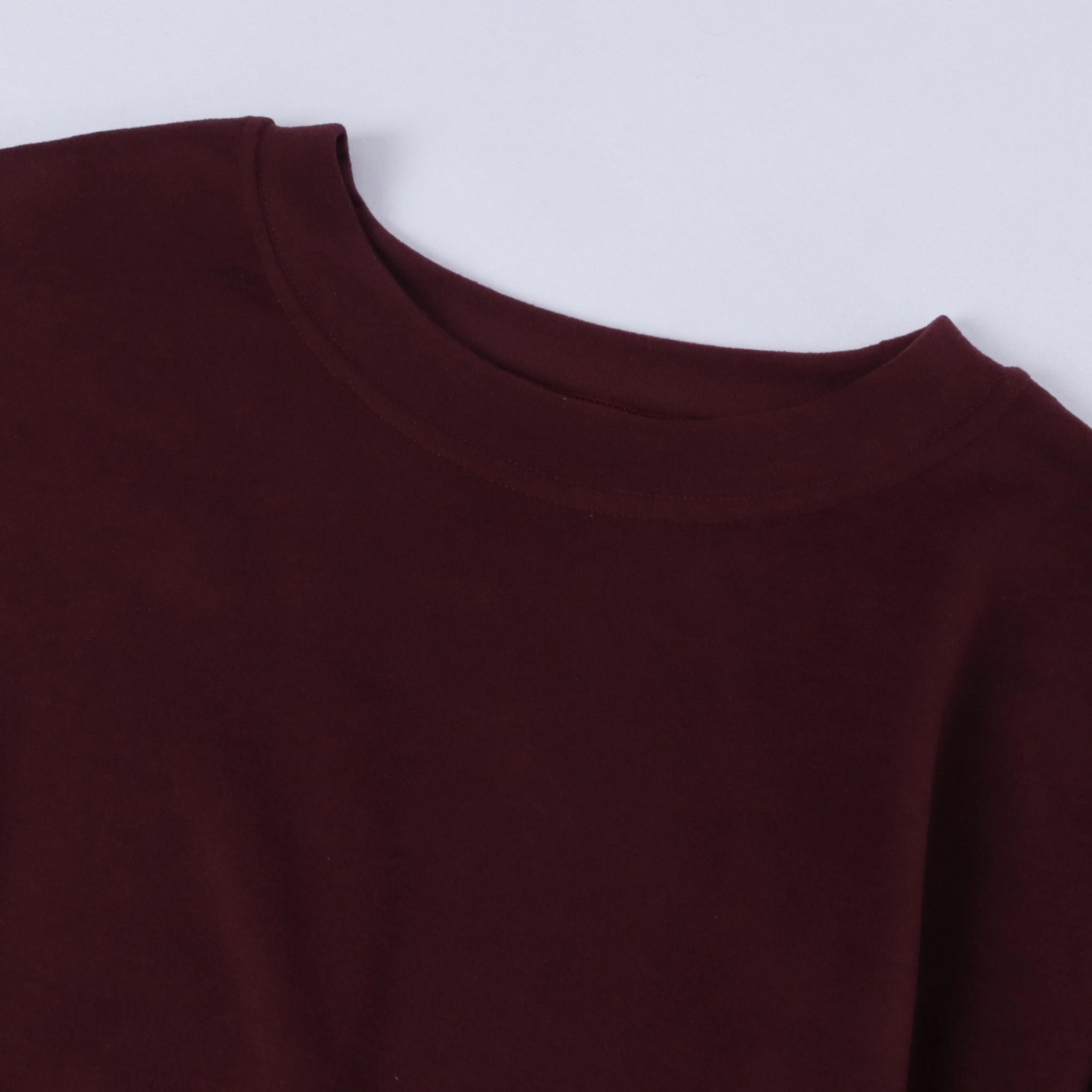 قميص كلاسيكي برقبة دائرية وأكمام راجلان media preview 2