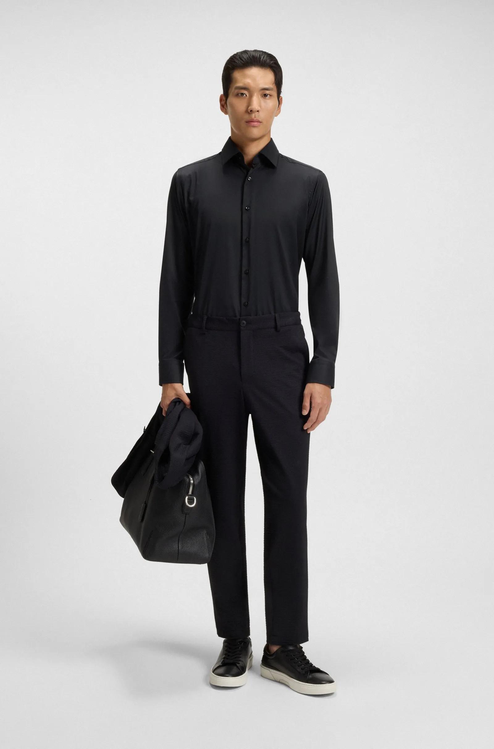 قميص المثالي بين الفخامة والأداء media preview 3