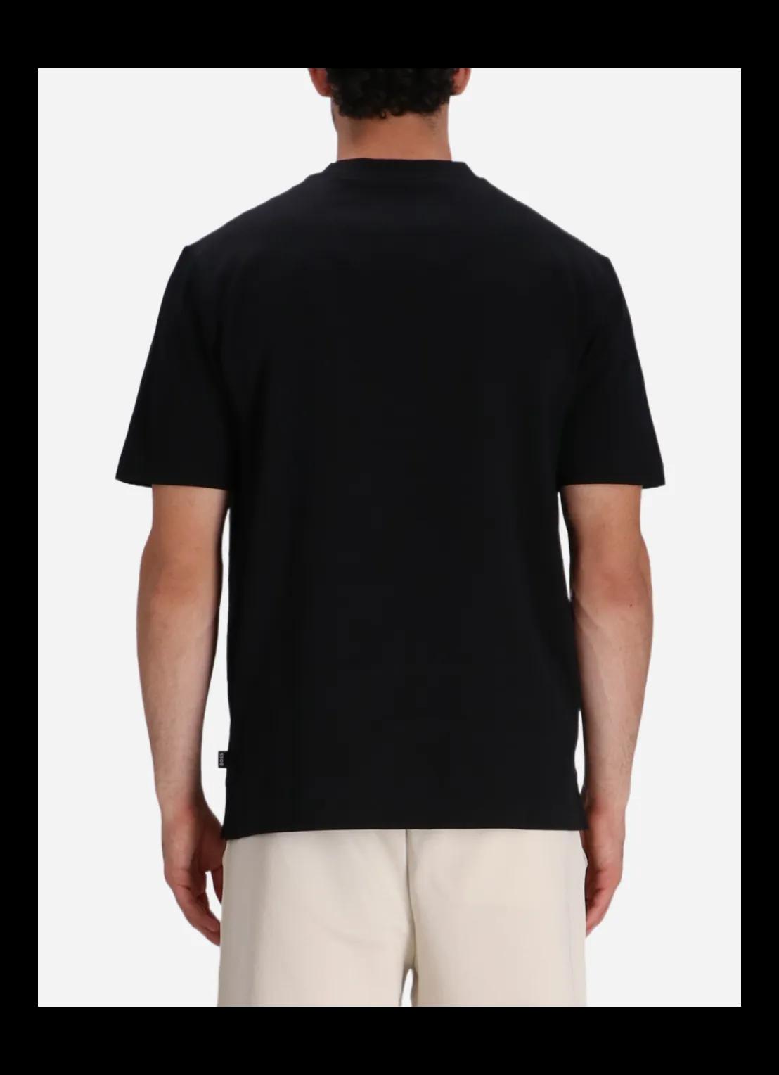 تيشيرت يمنحك إطلالة أنيقة media preview 3