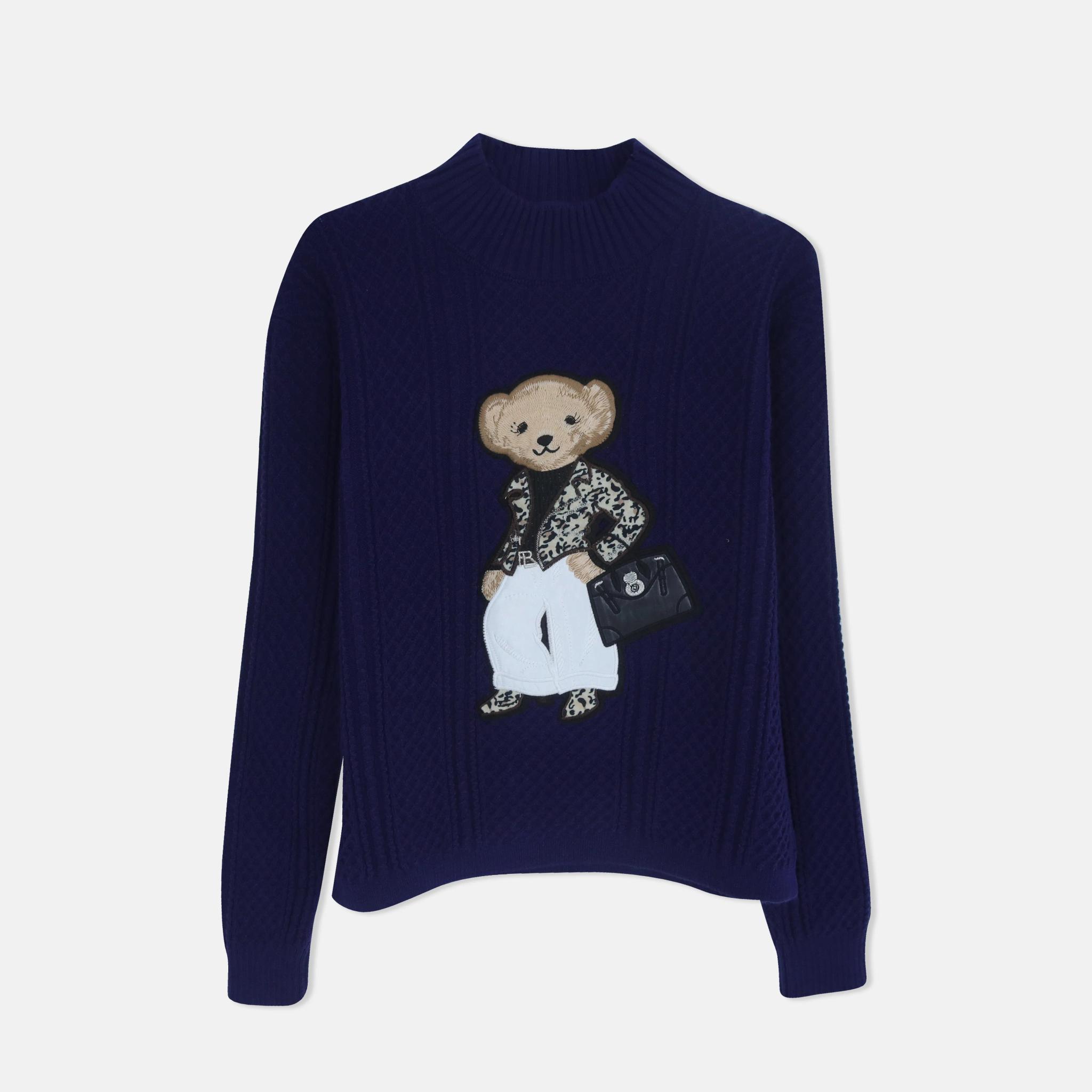 Women's knitted sweater with a bear design alternative product image