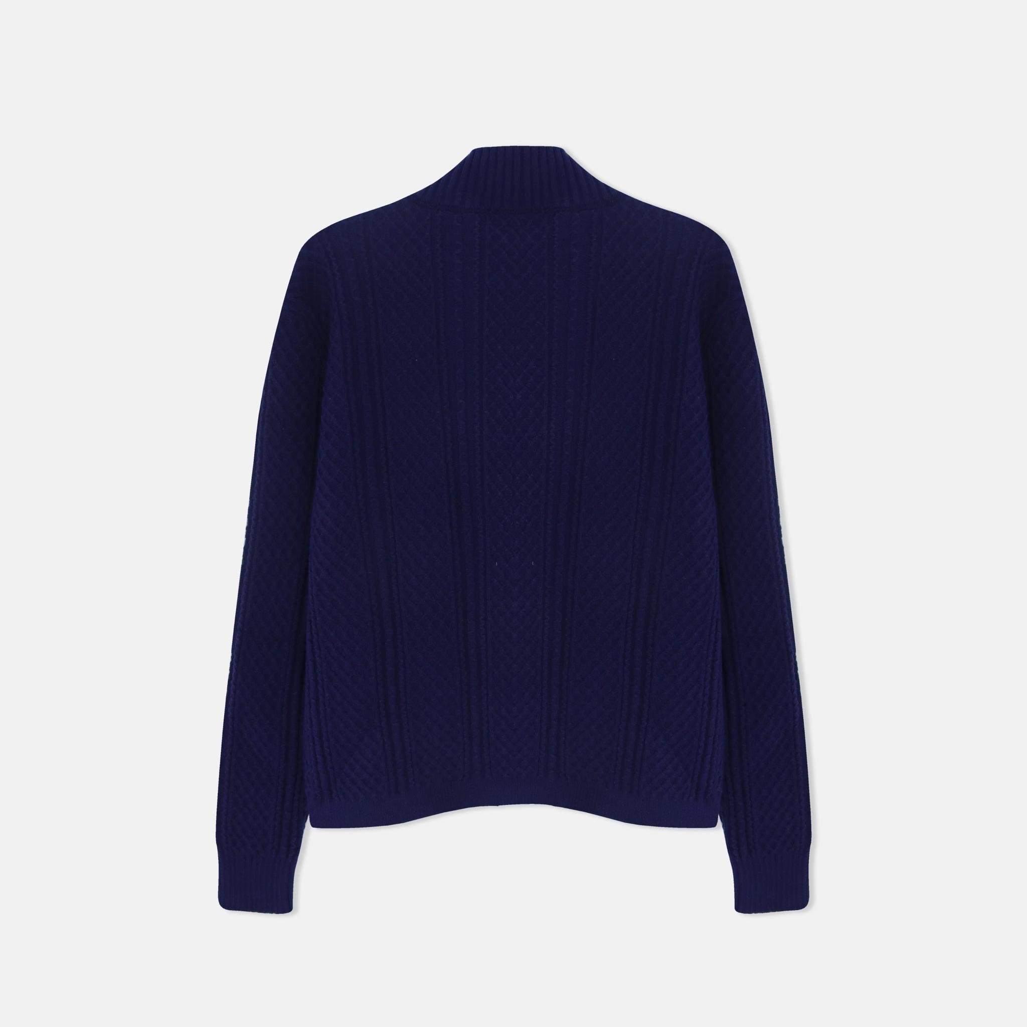 سترة نسائية محبوكة بتصميم دب media preview 4