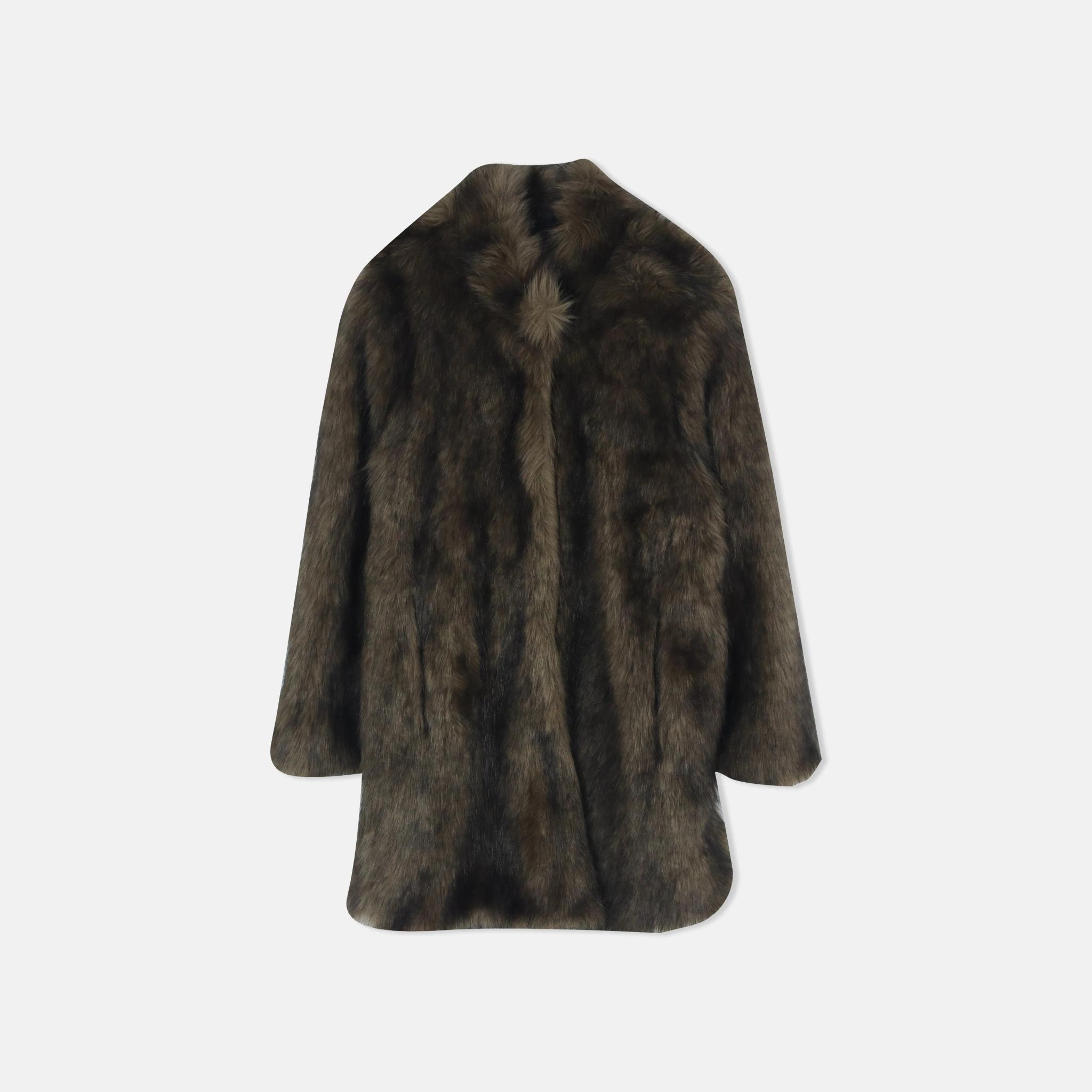 جاكيت نسائي مصنوع من الفرو الصناعي product image